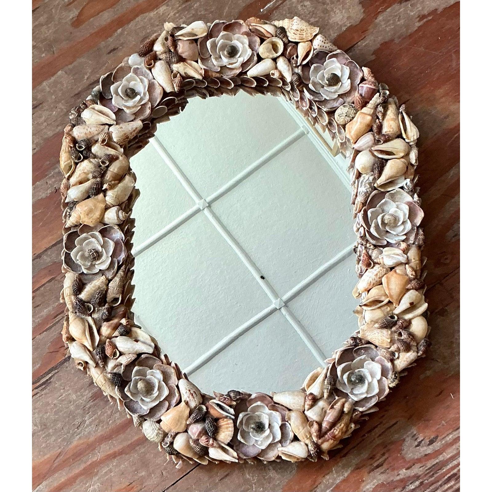 Espejo Vintage Boho con Incrustaciones de Conchas en Bueno estado para la venta en West Palm Beach, FL