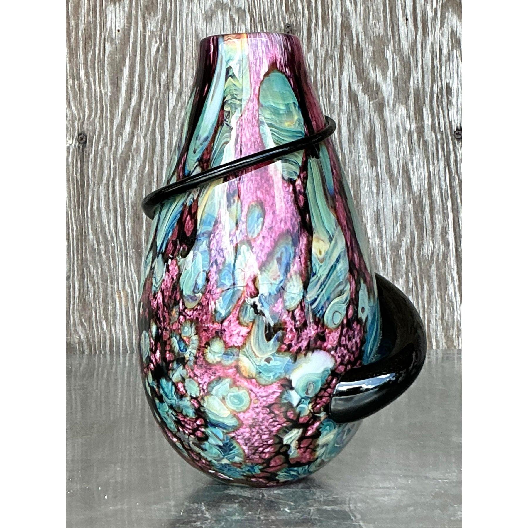 Américain Vase en verre d'art signé Boho Vintage en vente