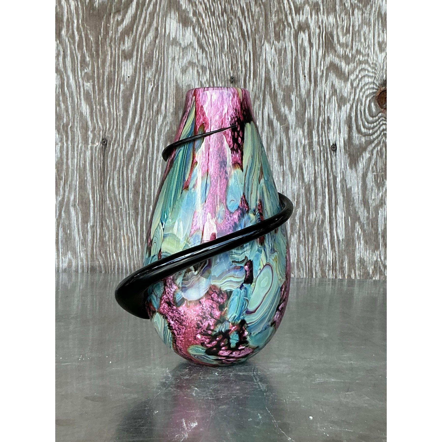 20ième siècle Vase en verre d'art signé Boho Vintage en vente