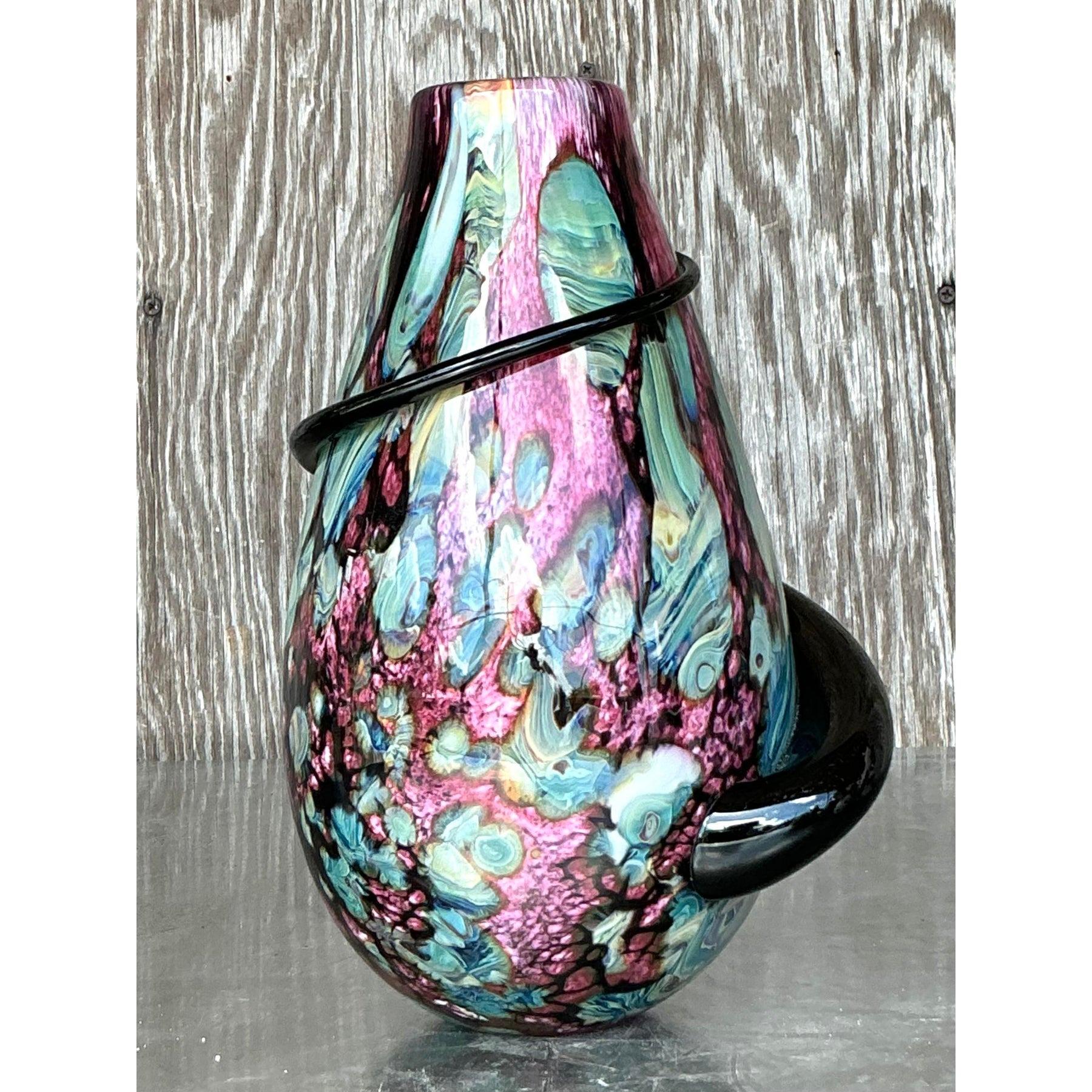 Vase en verre d'art signé Boho Vintage en vente 1