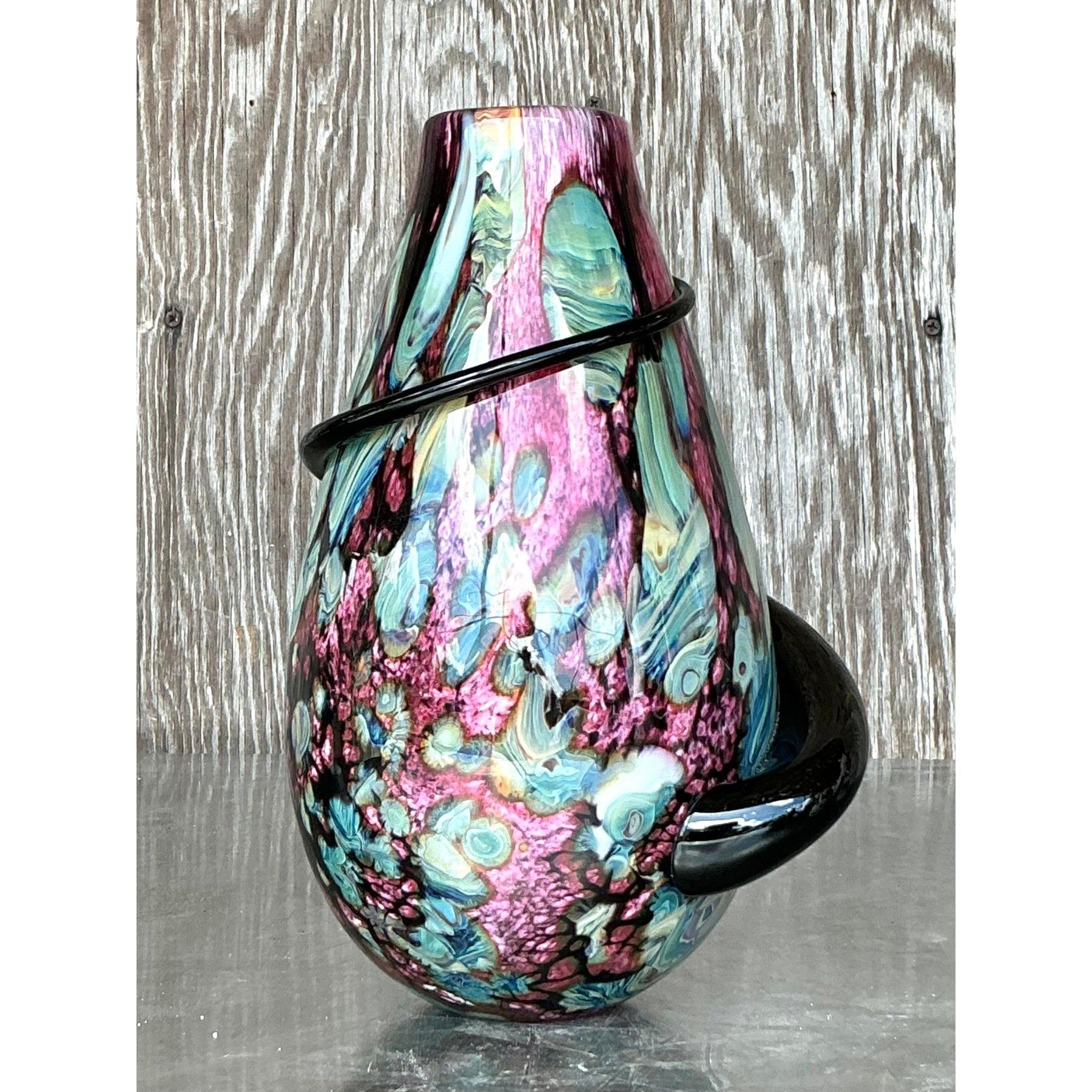Vase en verre d'art signé Boho Vintage en vente 2