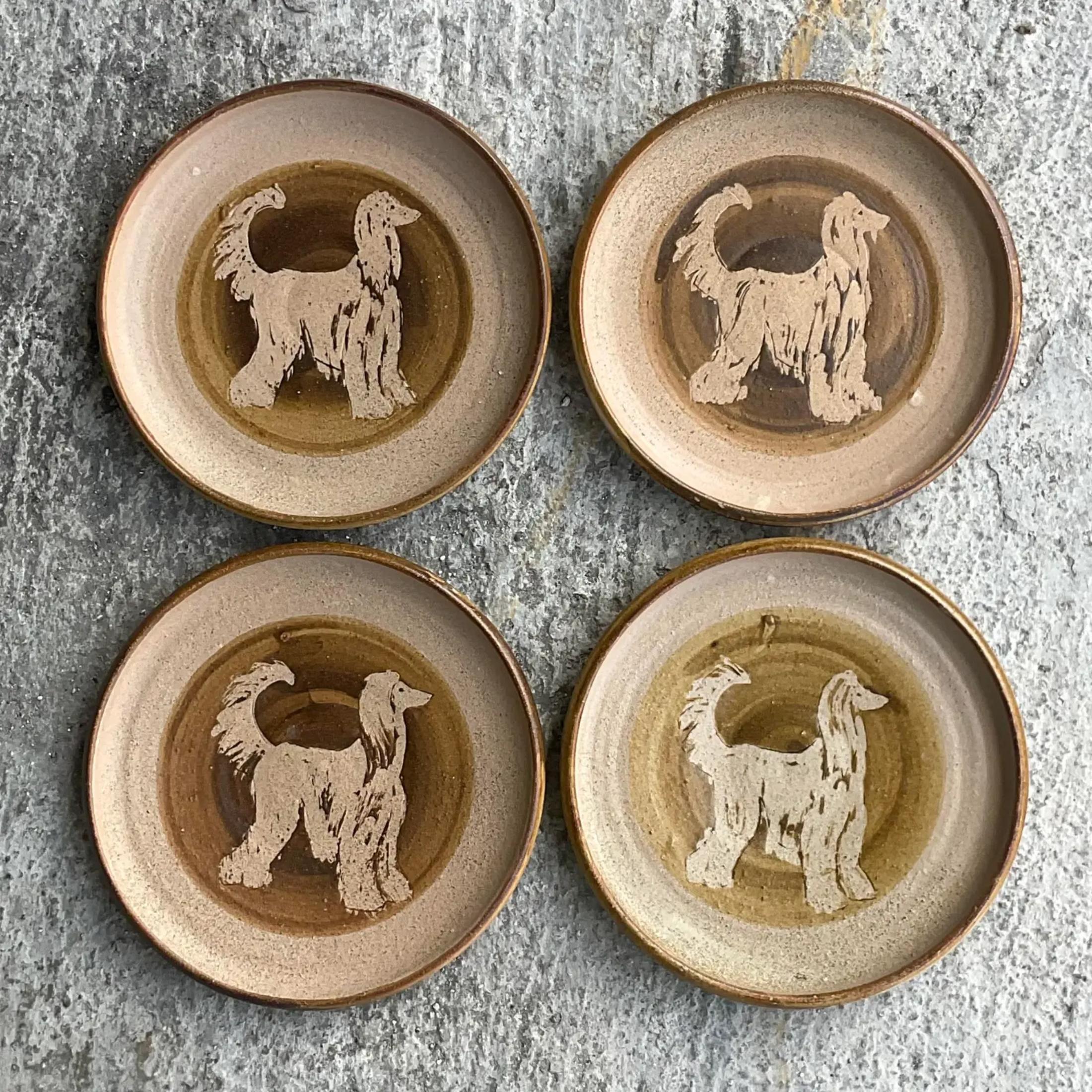 Vintage Boho Signed Studio Pottery Plates With Afghan Dogs - Set of 4 Bon état - En vente à west palm beach, FL