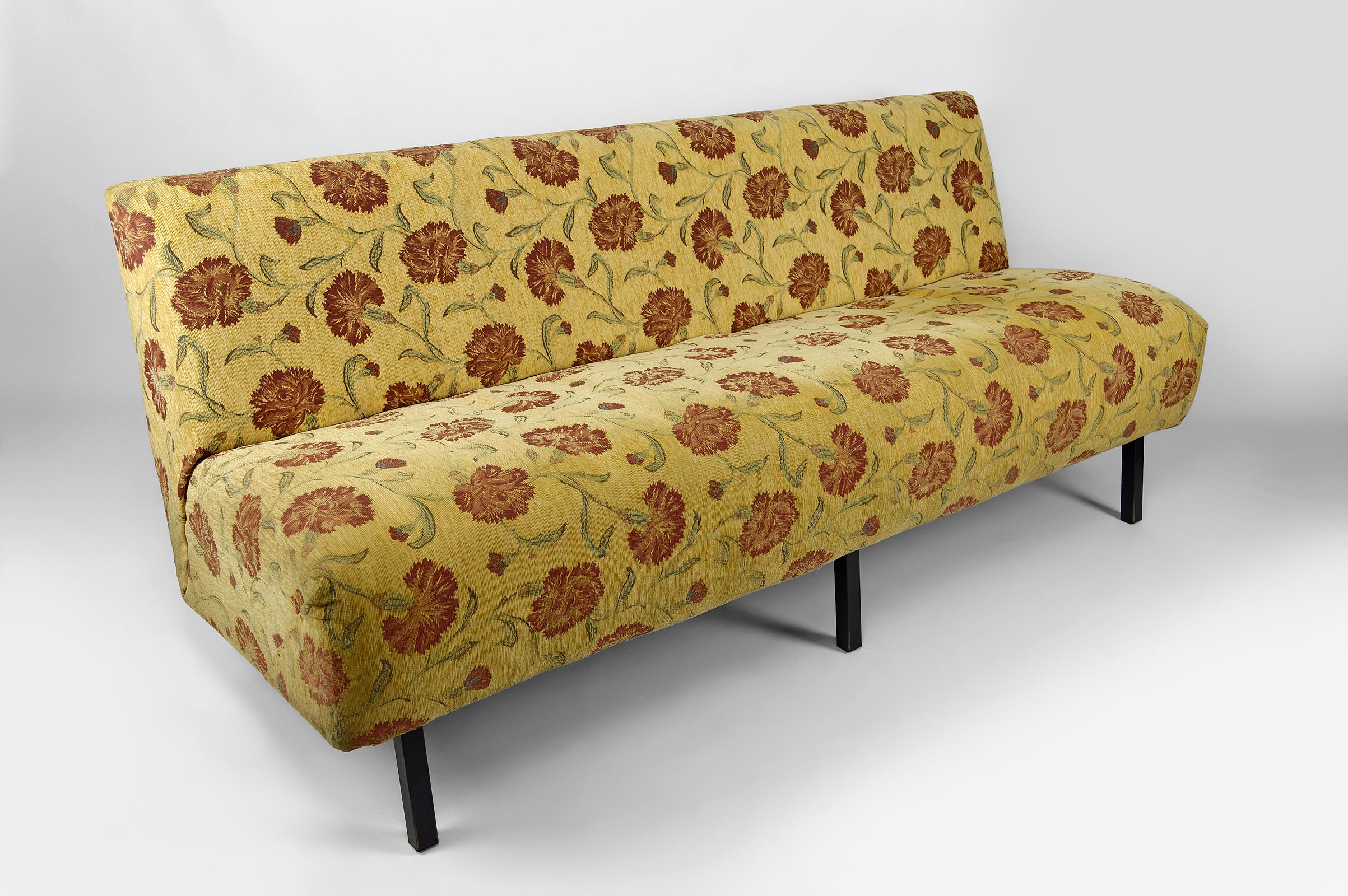 sofa hippie