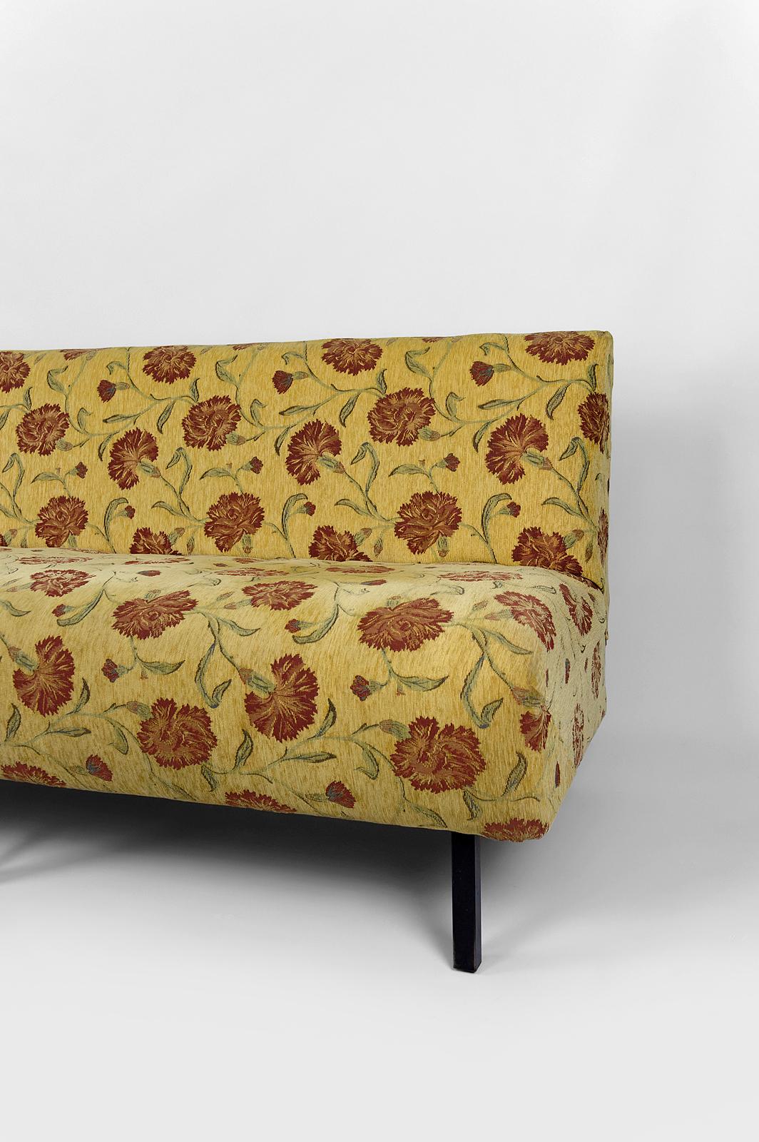 Bohemian Vintage Boho sofa with yellow and red floral fabric, France, Circa 1960 For Sale