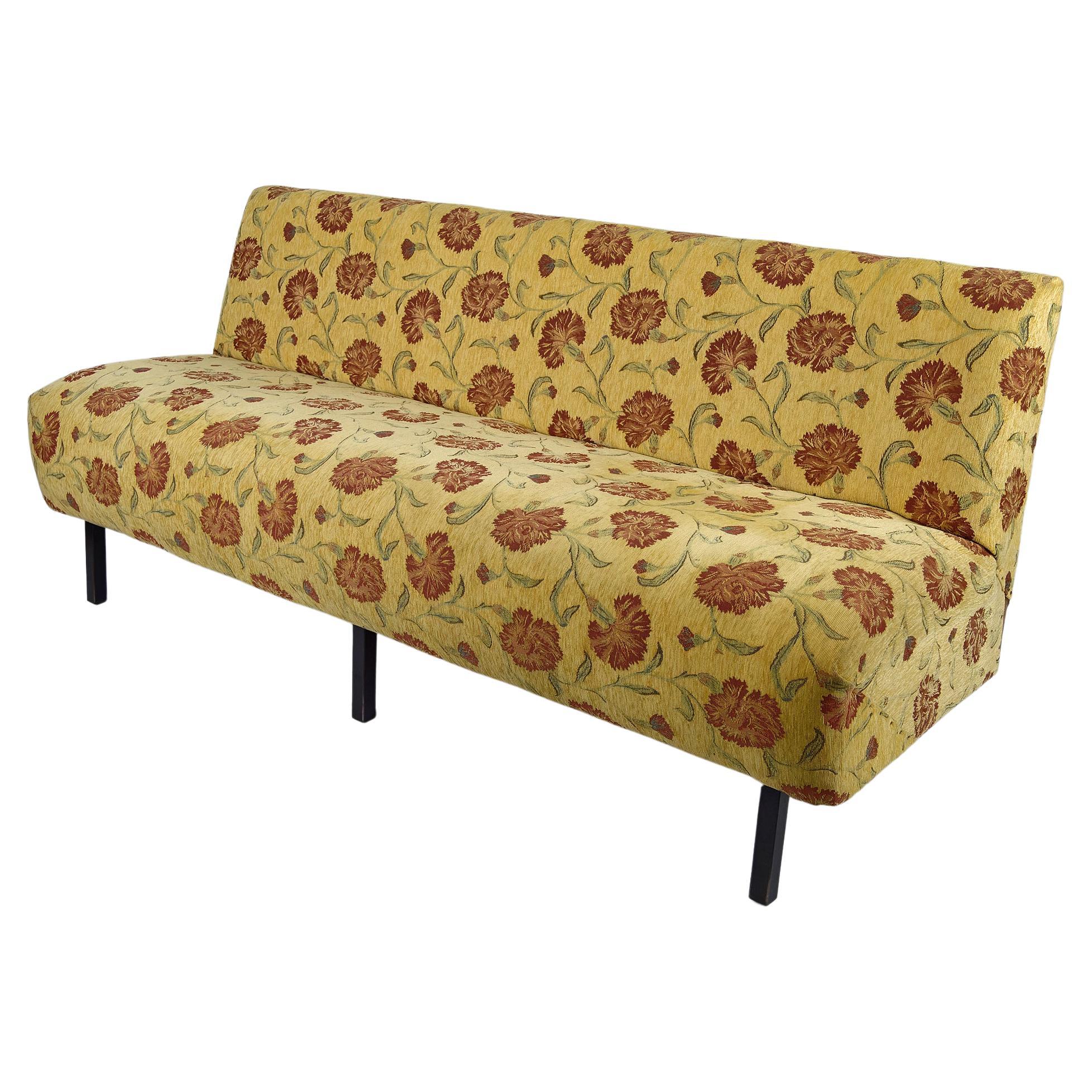 Vintage-Sofa Boho mit gelbem und rotem Blumenstoff, Frankreich, um 1960 im Angebot