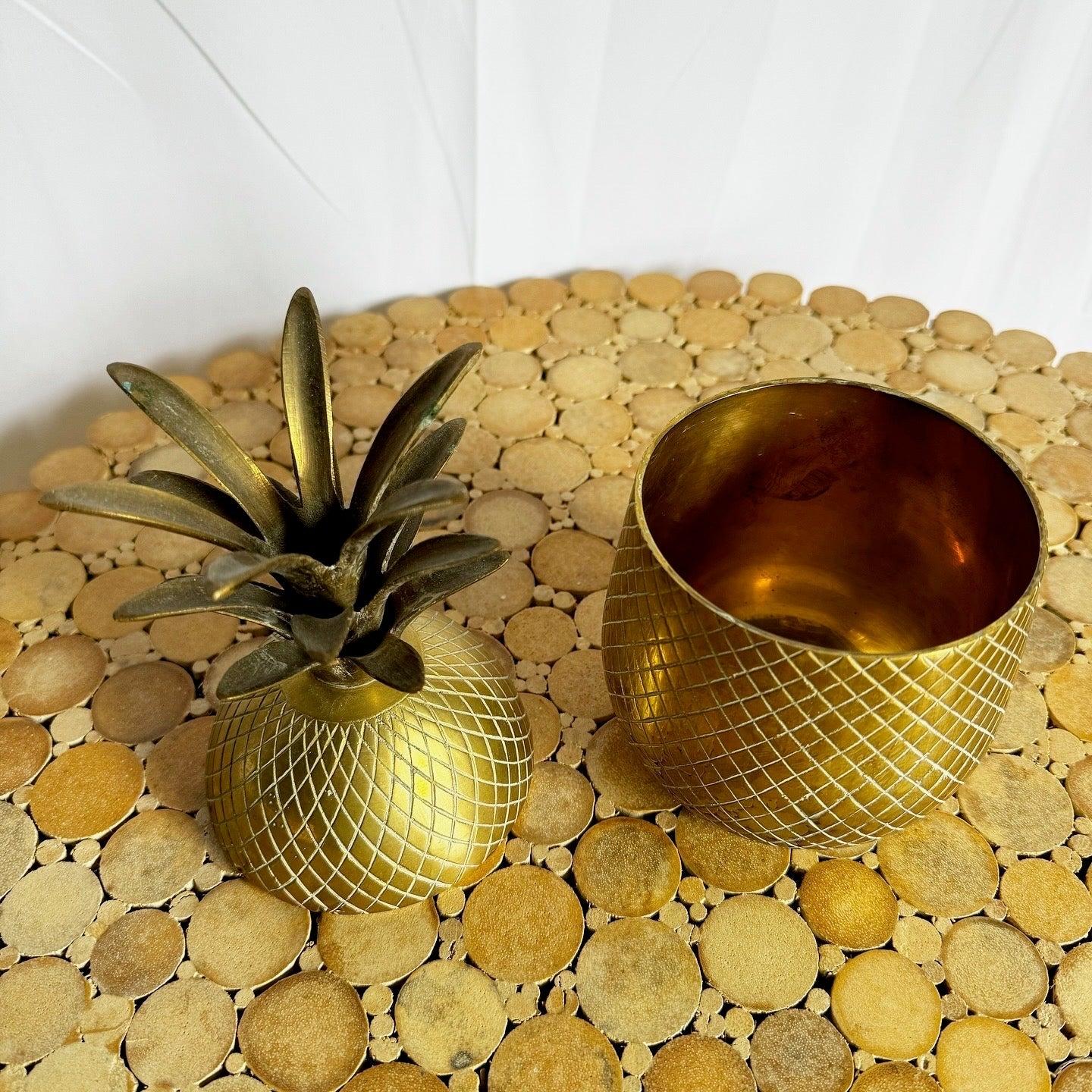 Vintage Boho Sold Brass Pineapple Container In Good Condition For Sale In Delray Beach, FL