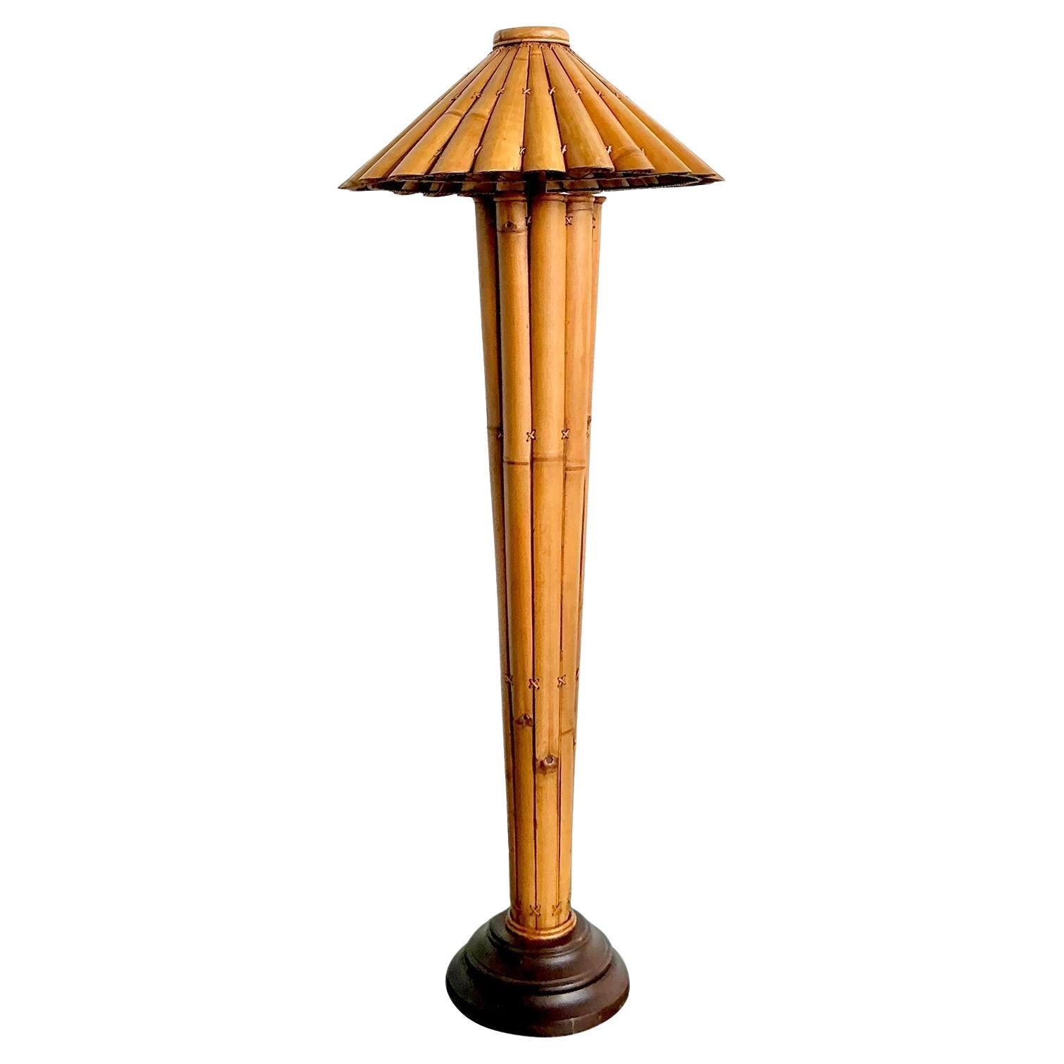 Lámpara de pie vintage boho de bambú partido