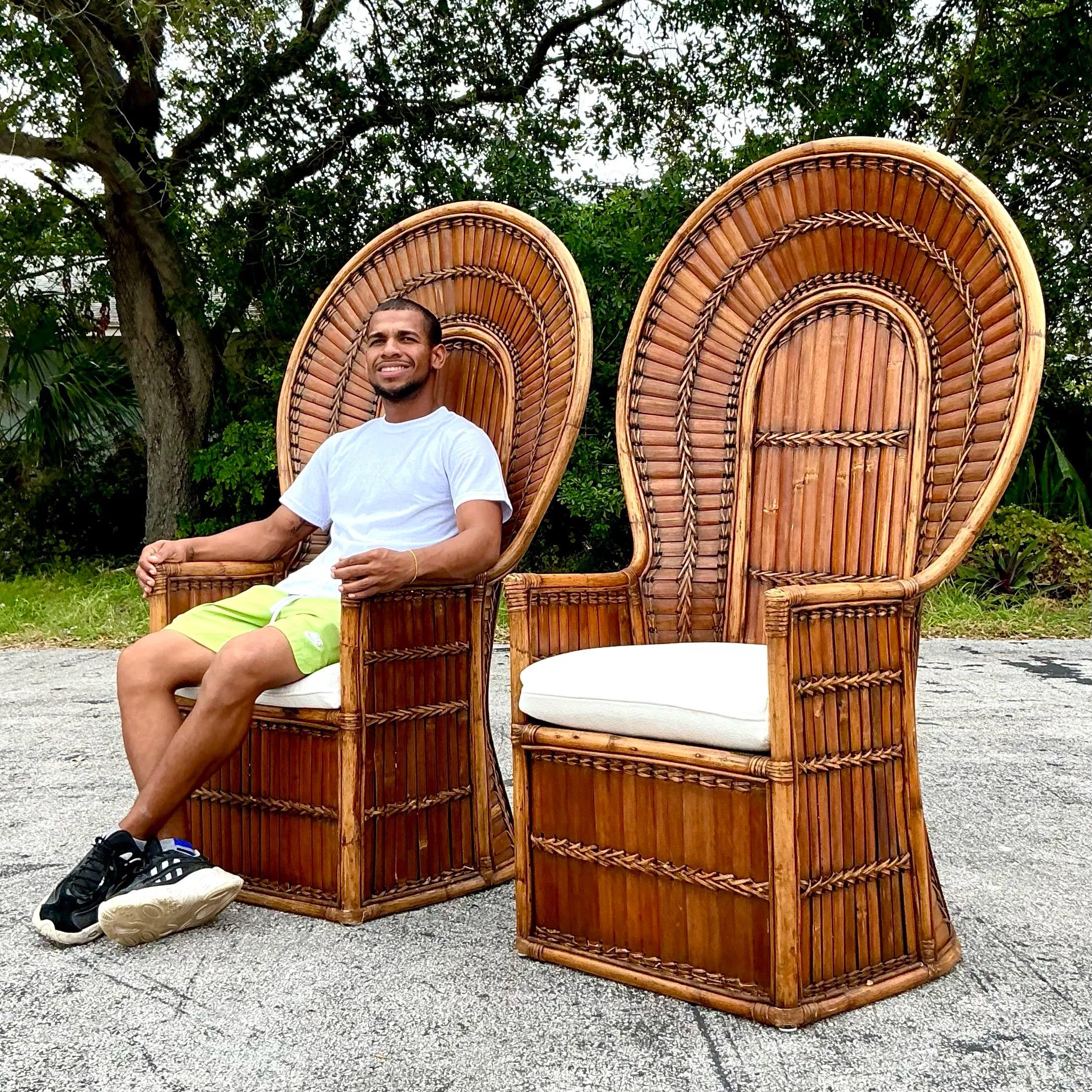 Sedie con schienale a ventaglio in rattan spaccato vintage Boho - una coppia In condizioni buone in vendita a west palm beach, FL