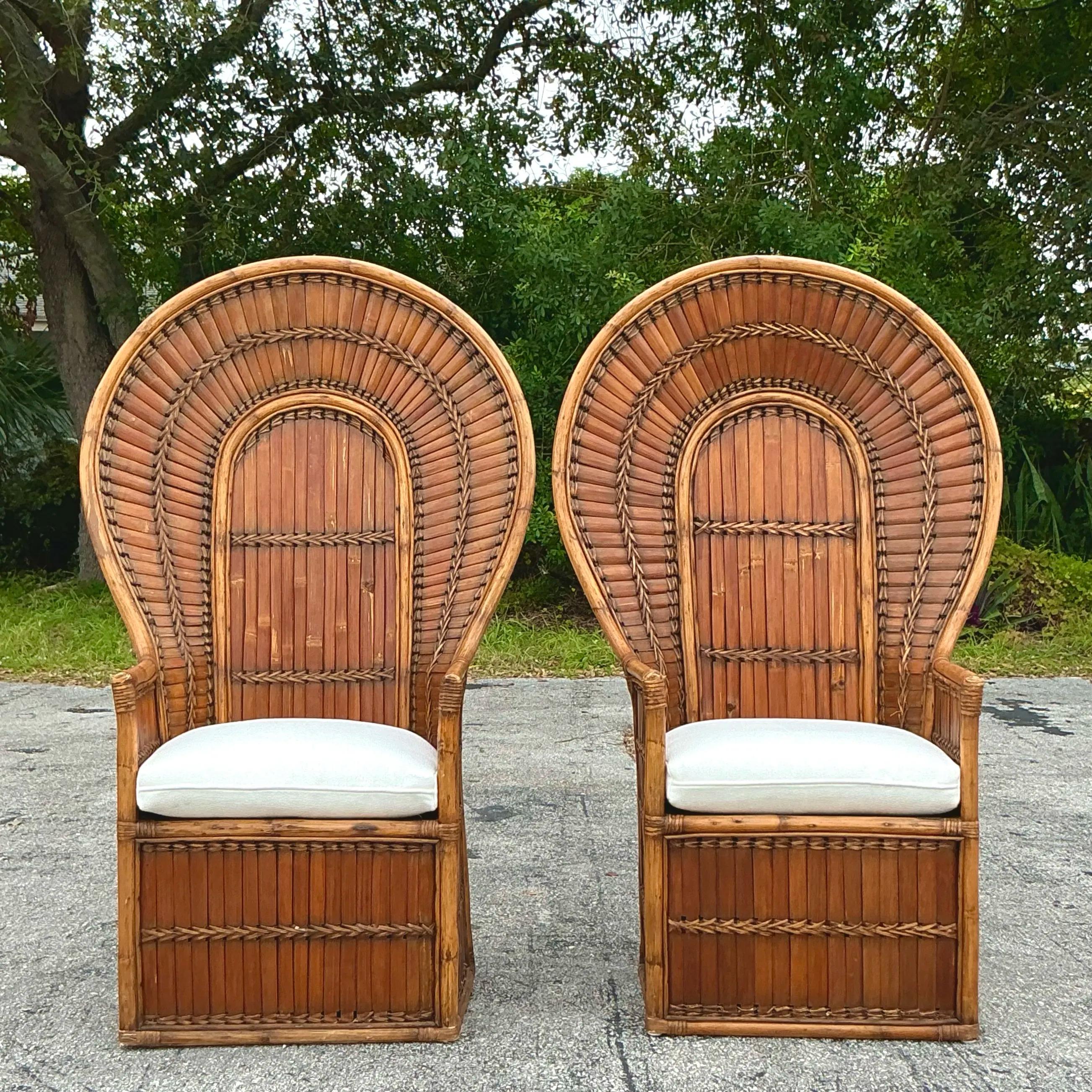 Sedie con schienale a ventaglio in rattan spaccato vintage Boho - una coppia in vendita 2