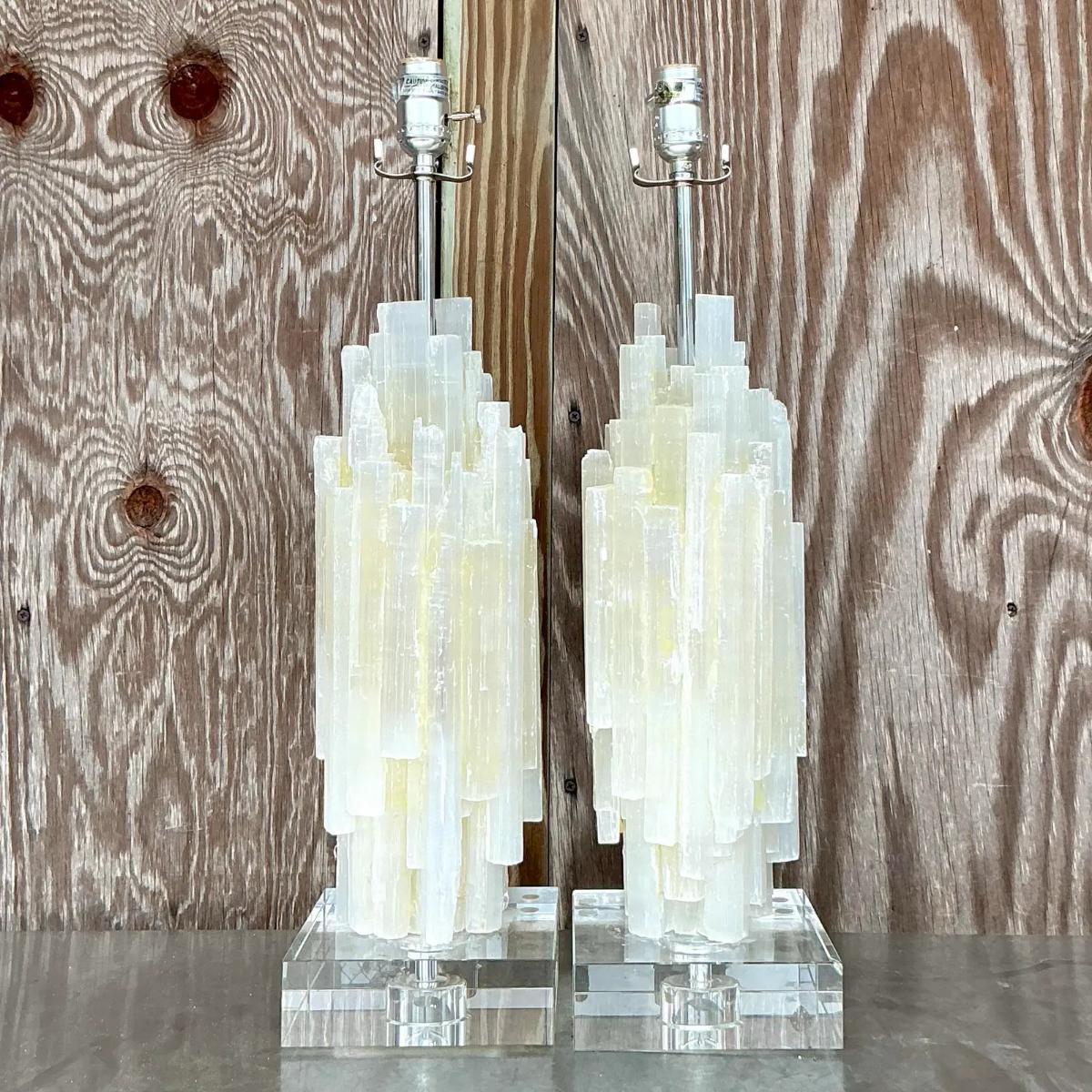 Pareja de lámparas de cristal apiladas de estilo boho vintage en venta 2