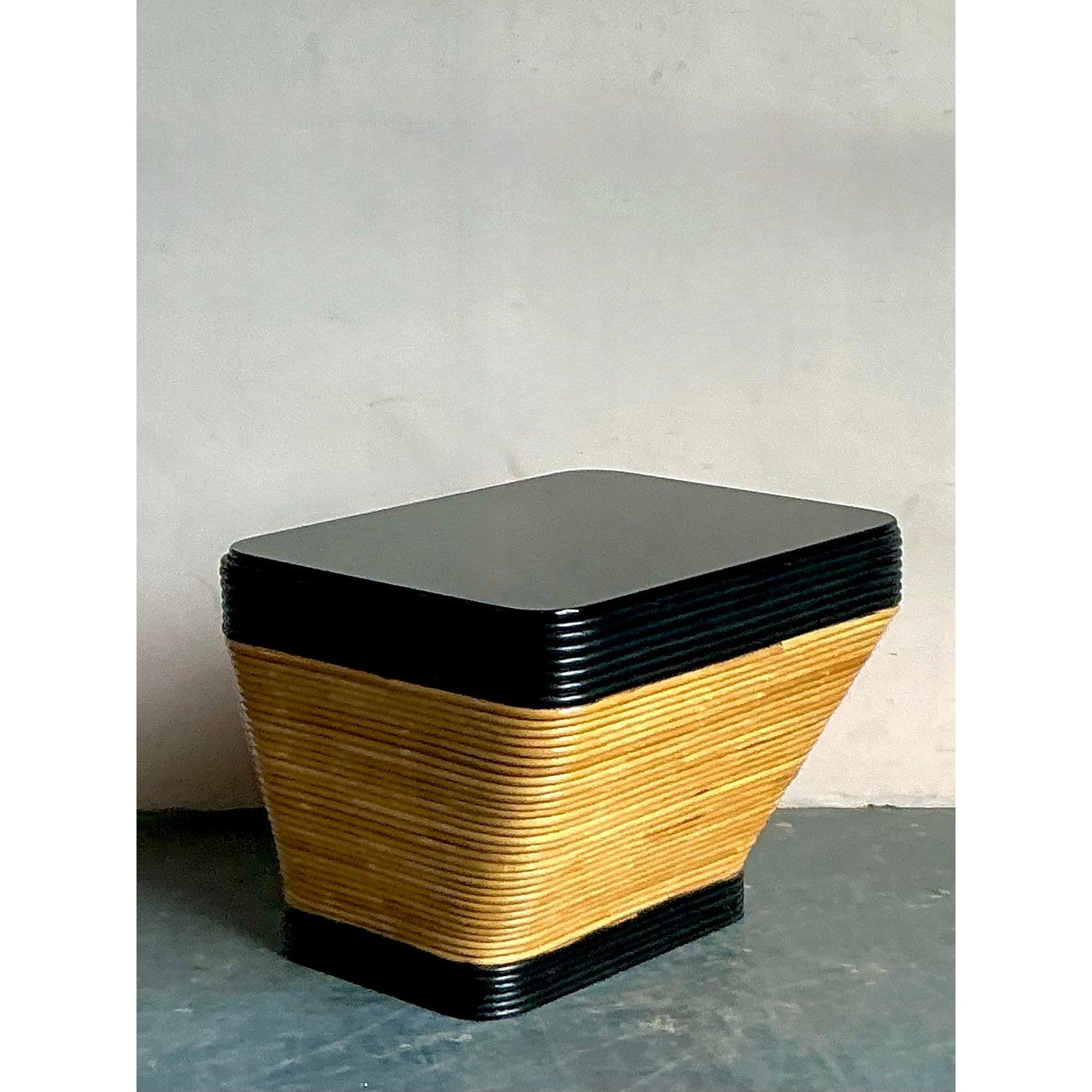 Roseau Table d'appoint vintage Boho en forme de crayon empilé en vente