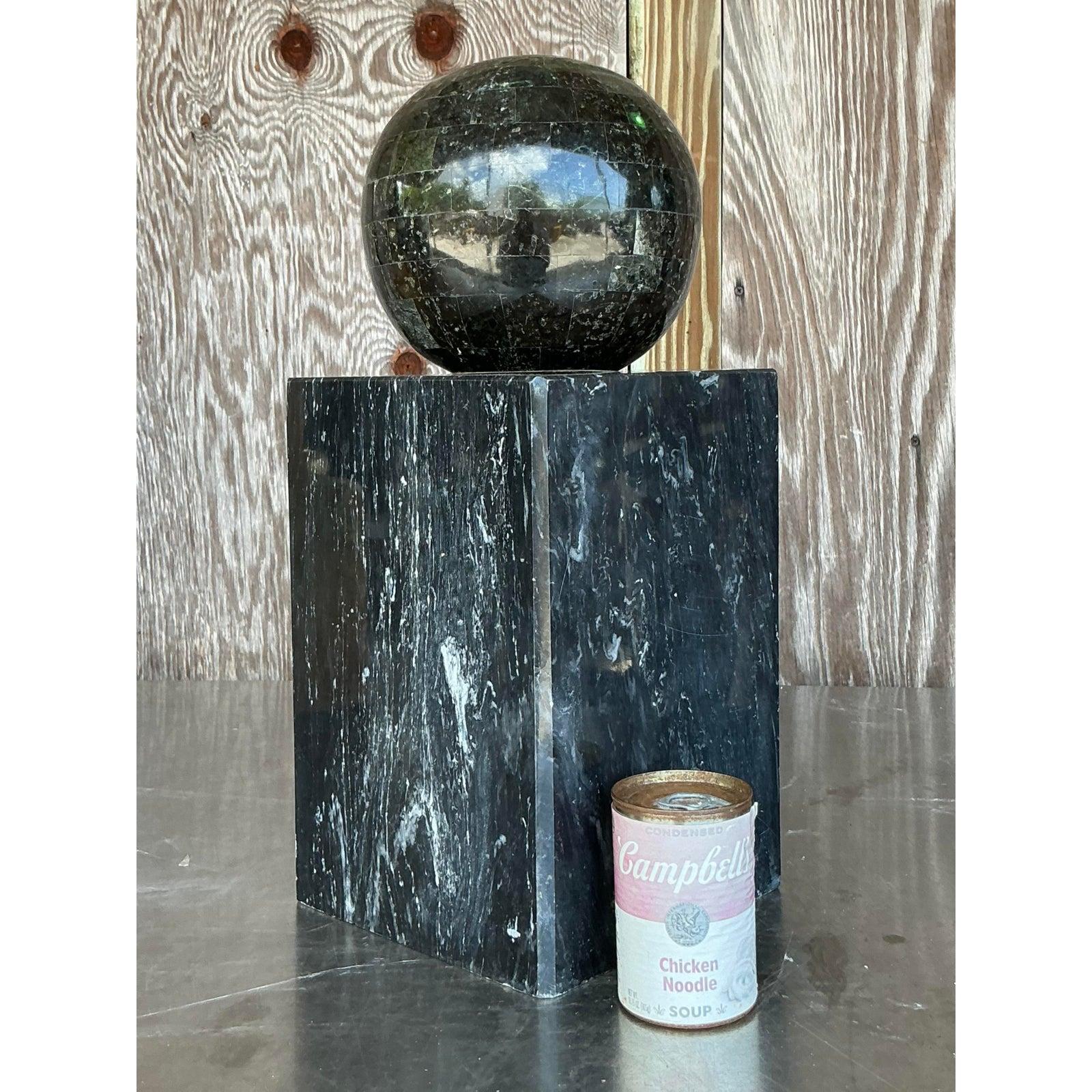 Americano Scultura geometrica a sfera in marmo e pietra impilata di Boho Vintage in vendita