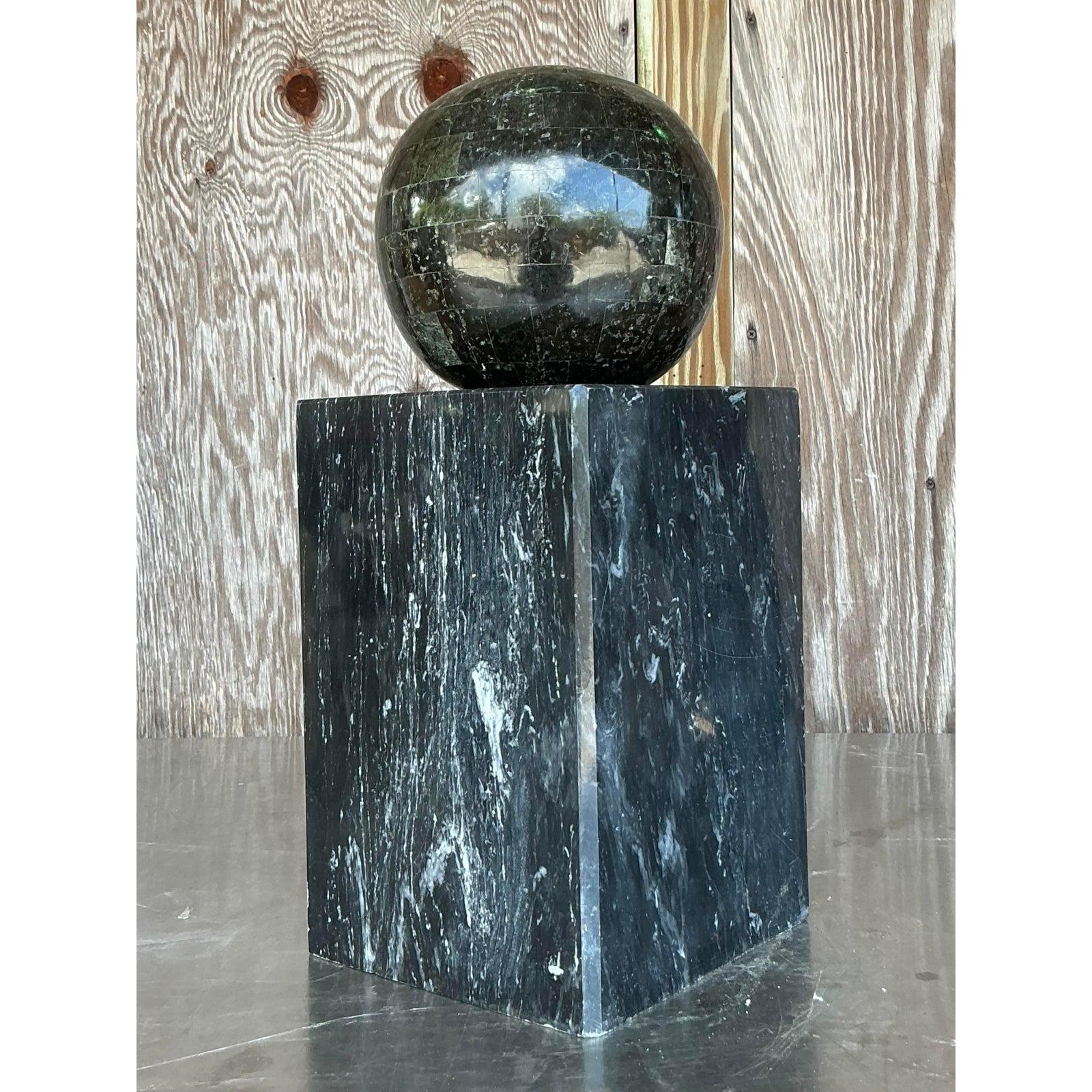 Scultura geometrica a sfera in marmo e pietra impilata di Boho Vintage In condizioni buone in vendita a west palm beach, FL