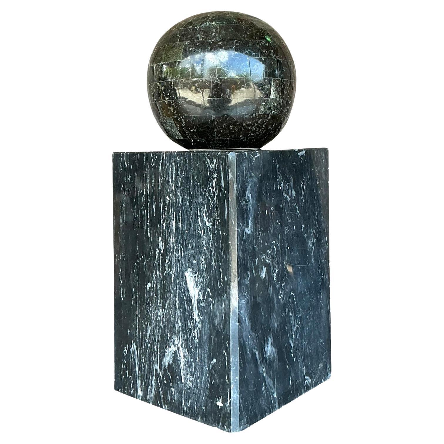 Scultura geometrica a sfera in marmo e pietra impilata di Boho Vintage