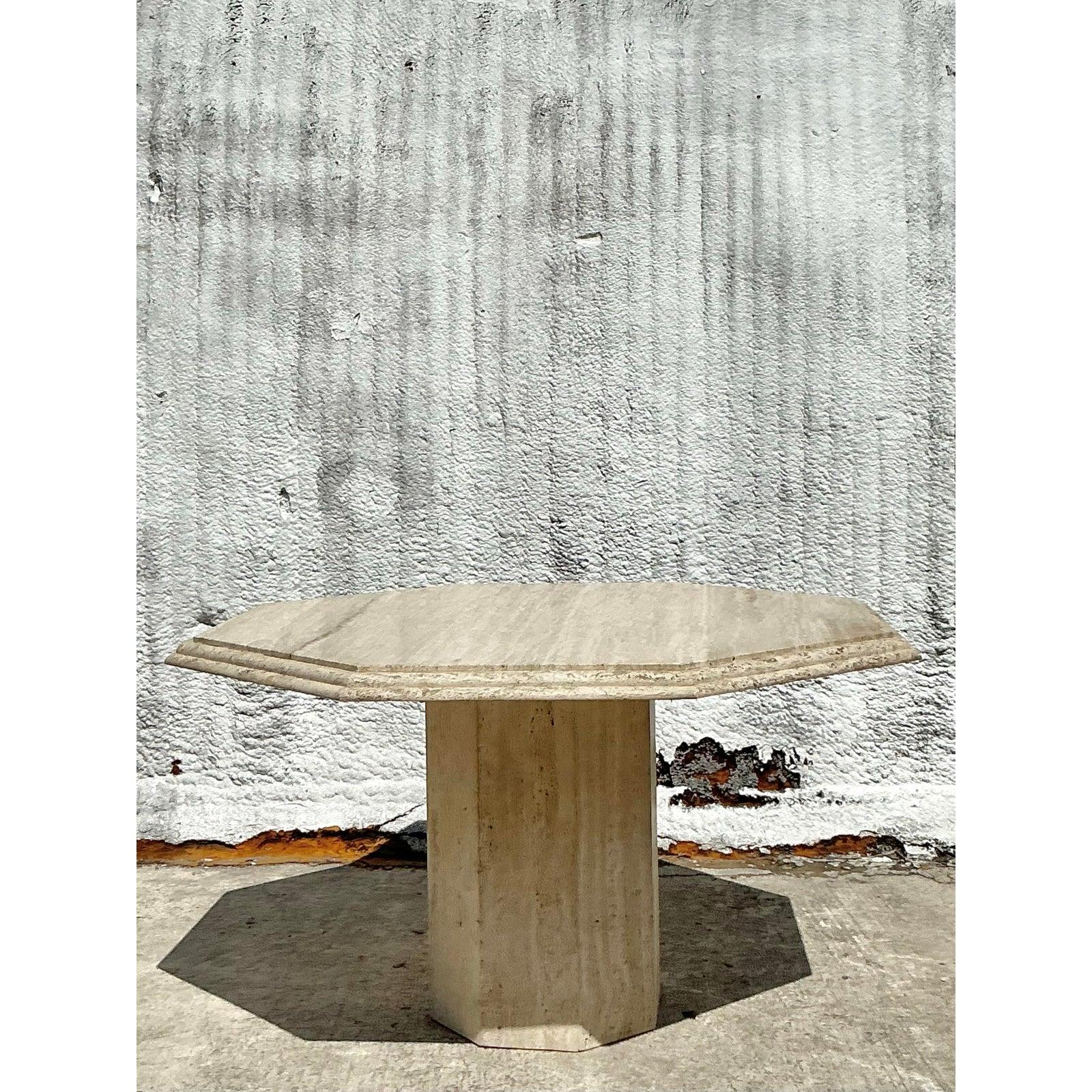 italien Table de salle à manger octogonale en travertin empilé Boho Vintage en vente