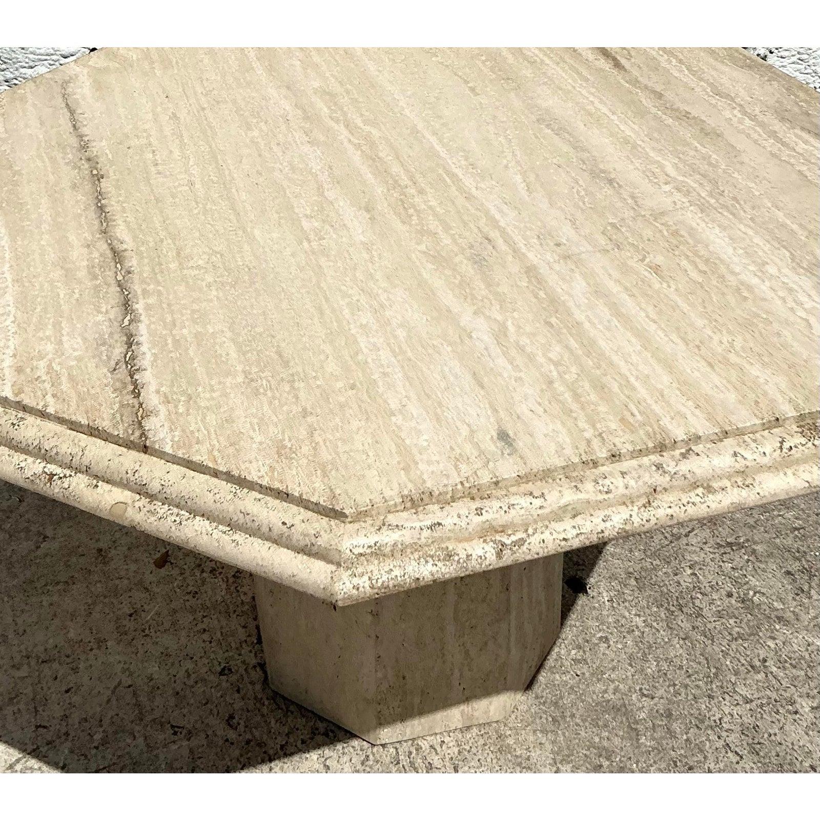 Table de salle à manger octogonale en travertin empilé Boho Vintage en vente 2