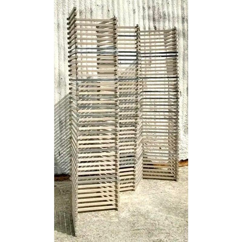 Biombo Vintage Boho de Madera Apilada y Cromada en Bueno estado para la venta en west palm beach, FL