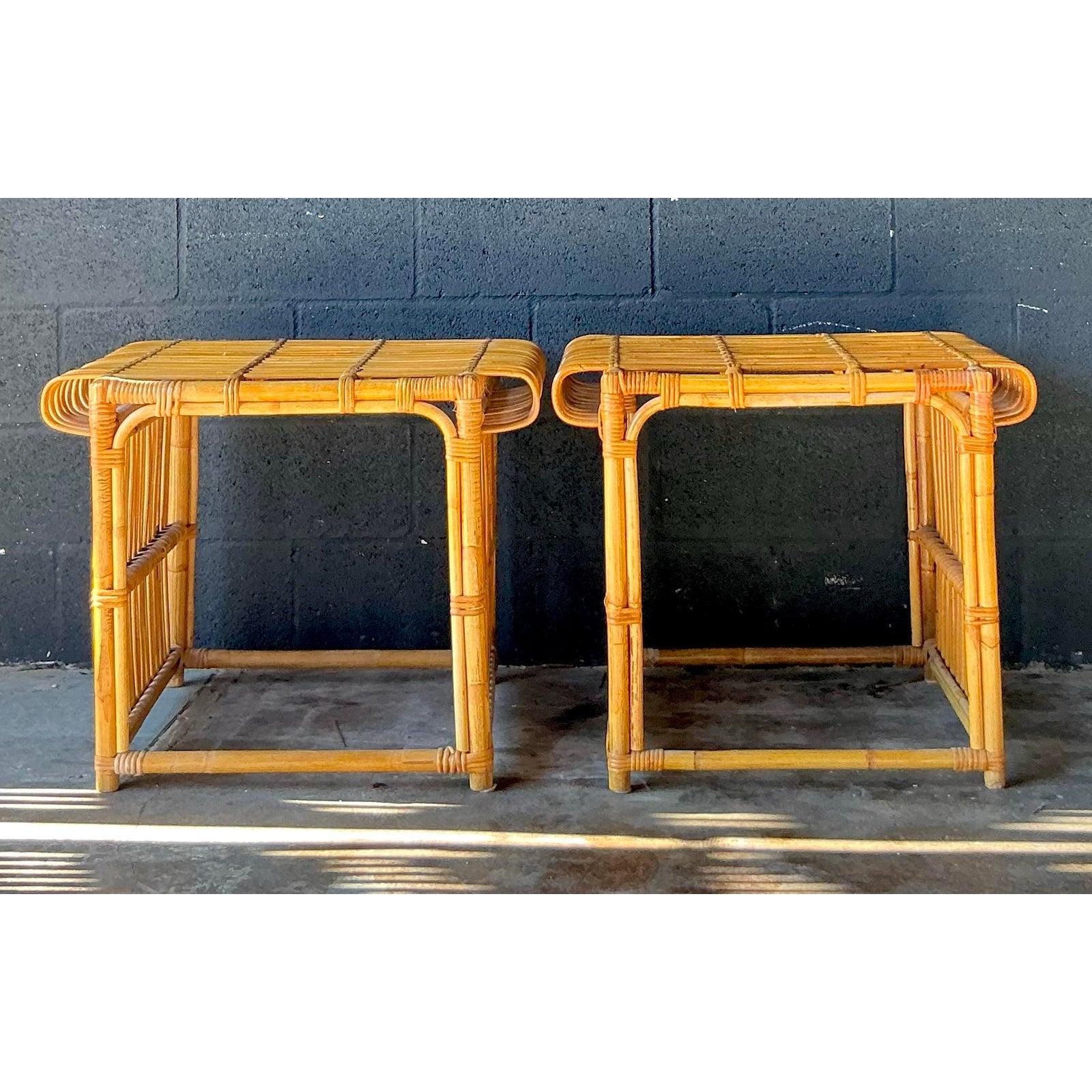 Rustique Paire de tables d'appoint vintage en rotin à bâtons Boho en vente
