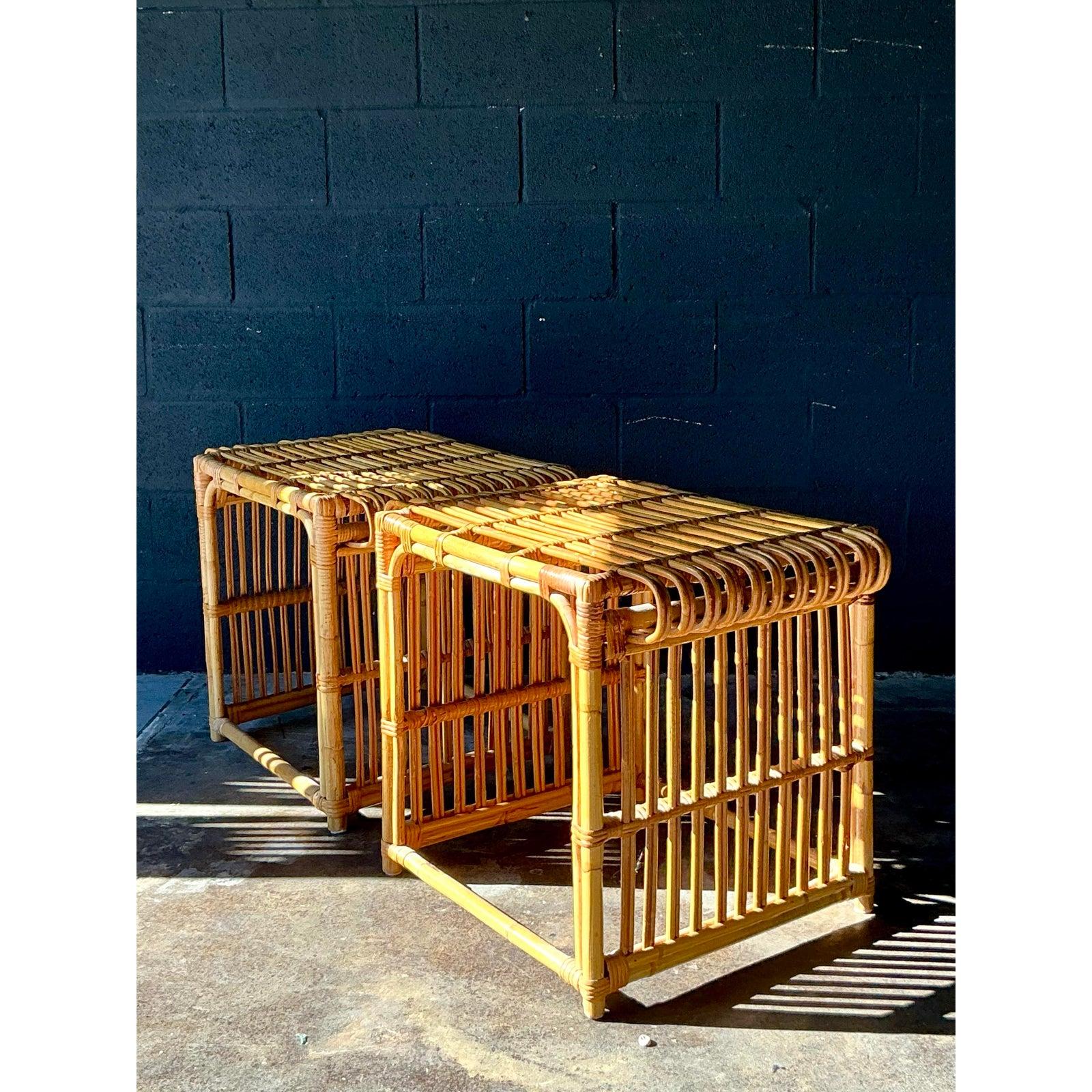 Paire de tables d'appoint vintage en rotin à bâtons Boho Bon état - En vente à West Palm Beach, FL