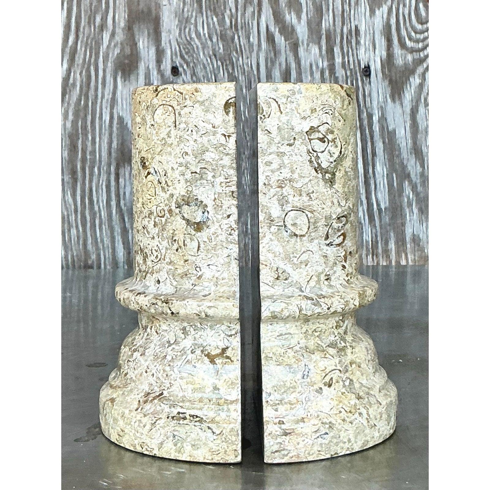 Mid-Century moderno Fermalibri a colonna in pietra vintage Boho - Set di 2 in vendita