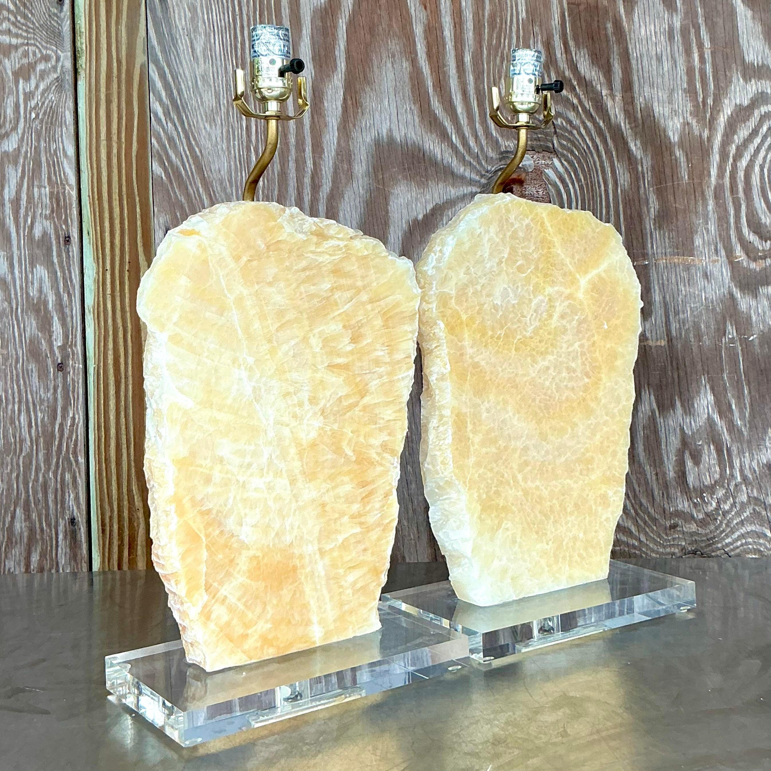 Americano Lampade vintage in lastre di pietra e lucite di A. Stone - una coppia in vendita