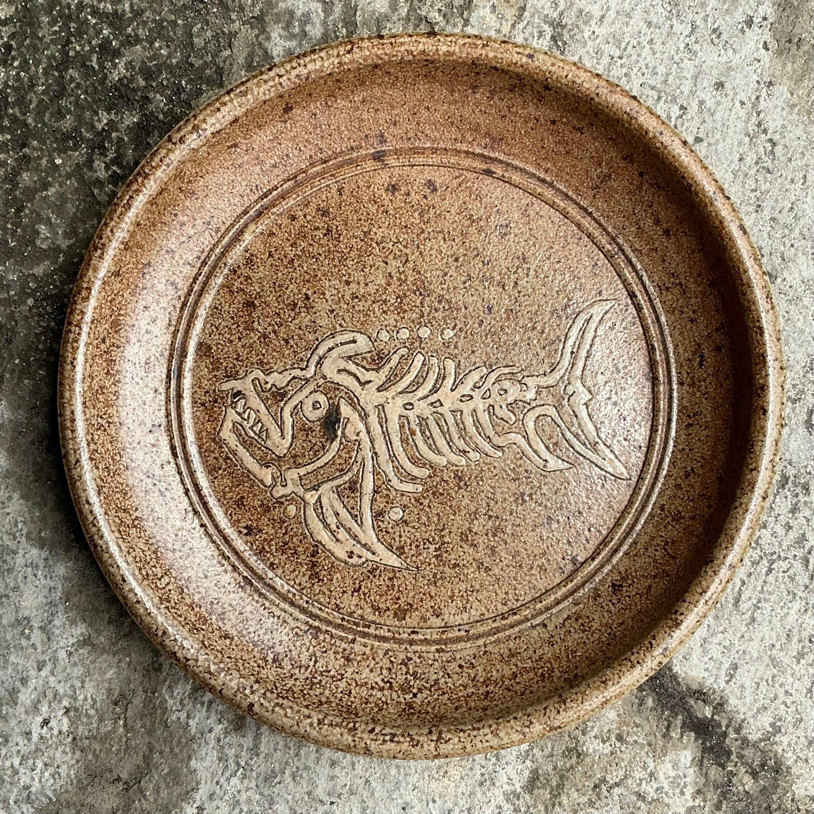 Plato de pescado Vintage Boho Studio Pottery en Bueno estado para la venta en west palm beach, FL