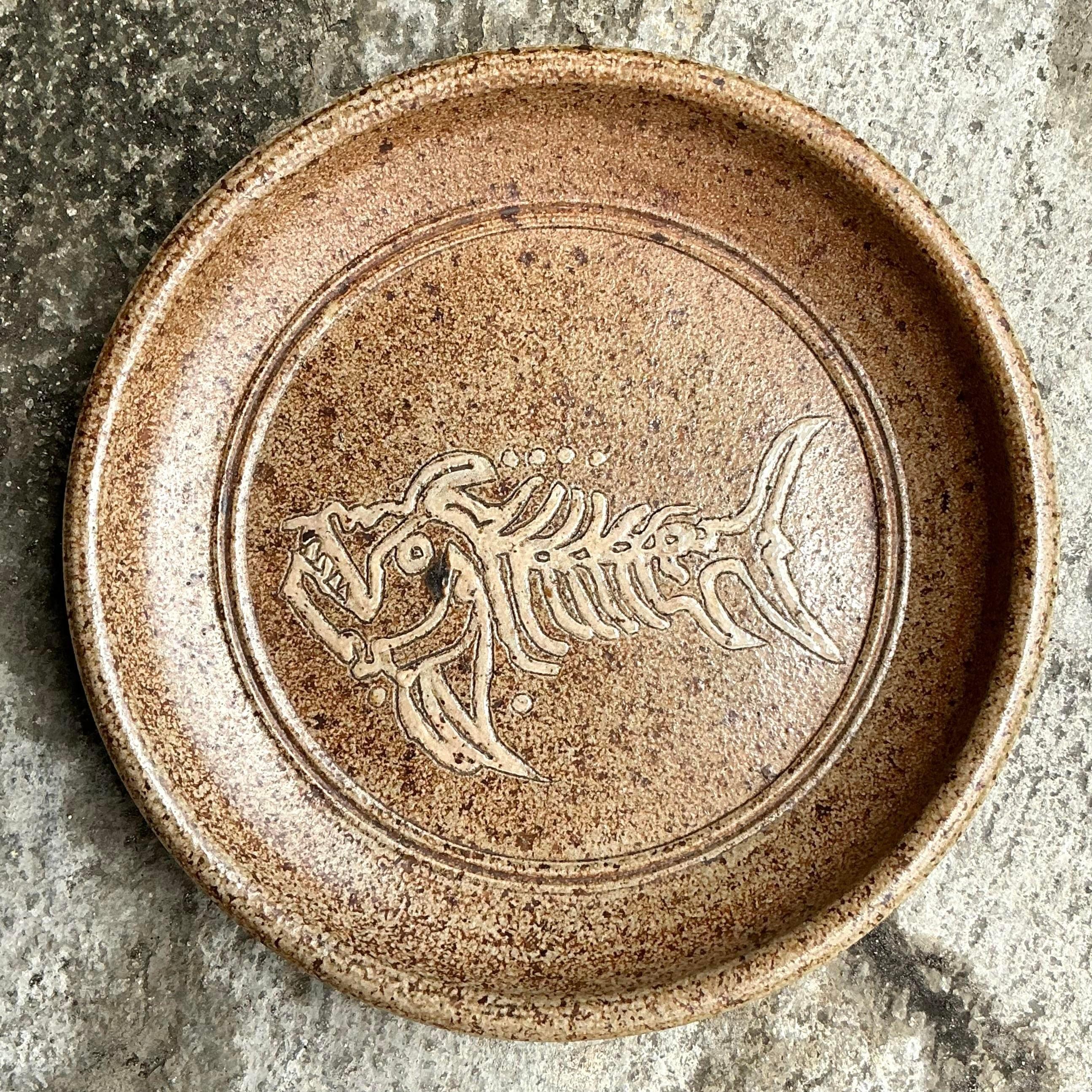 Plato de pescado Vintage Boho Studio Pottery siglo XX en venta