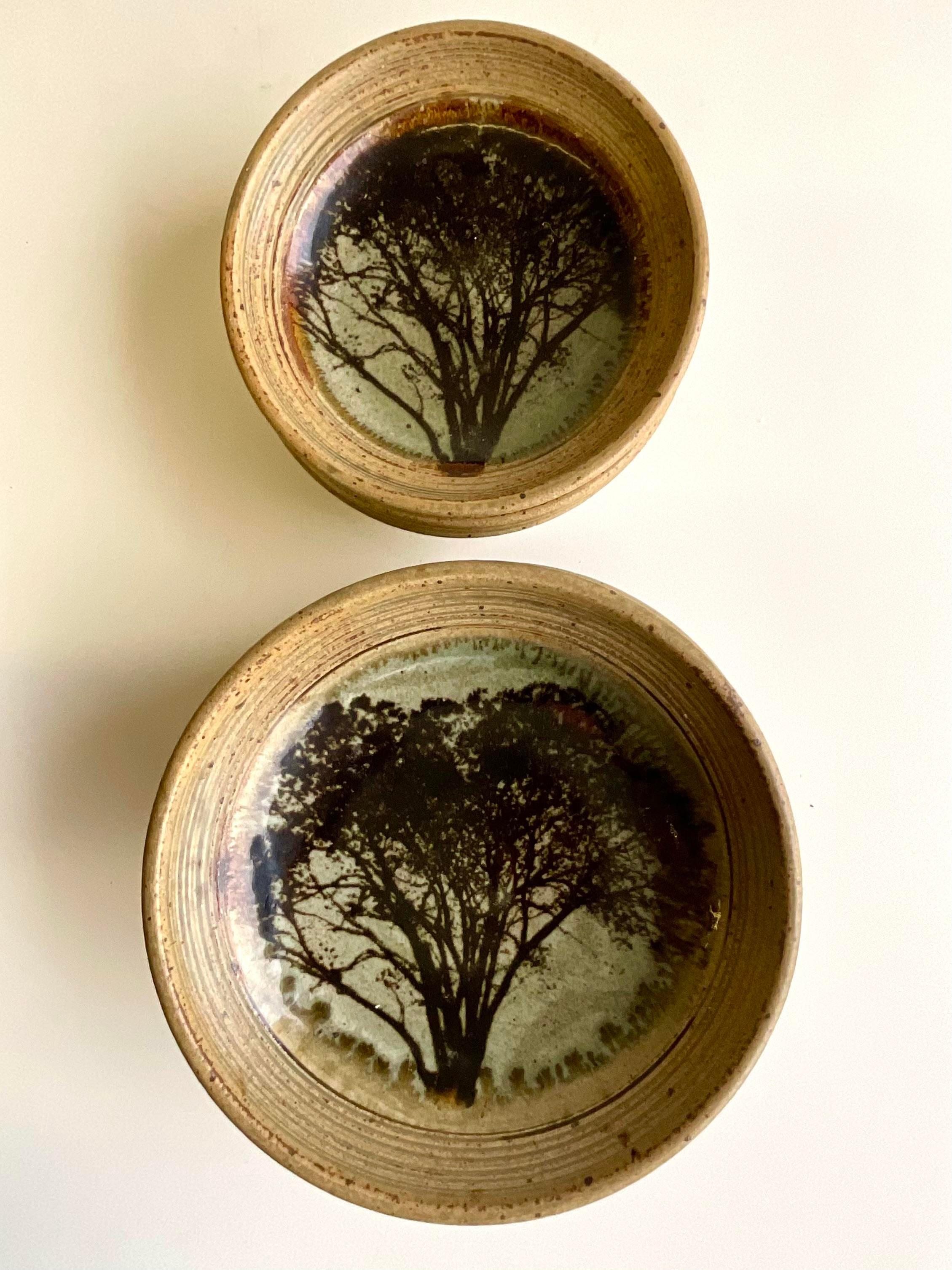 Nord-américain Assiettes poteries Boho Studio vintage - Lot de 8 en vente