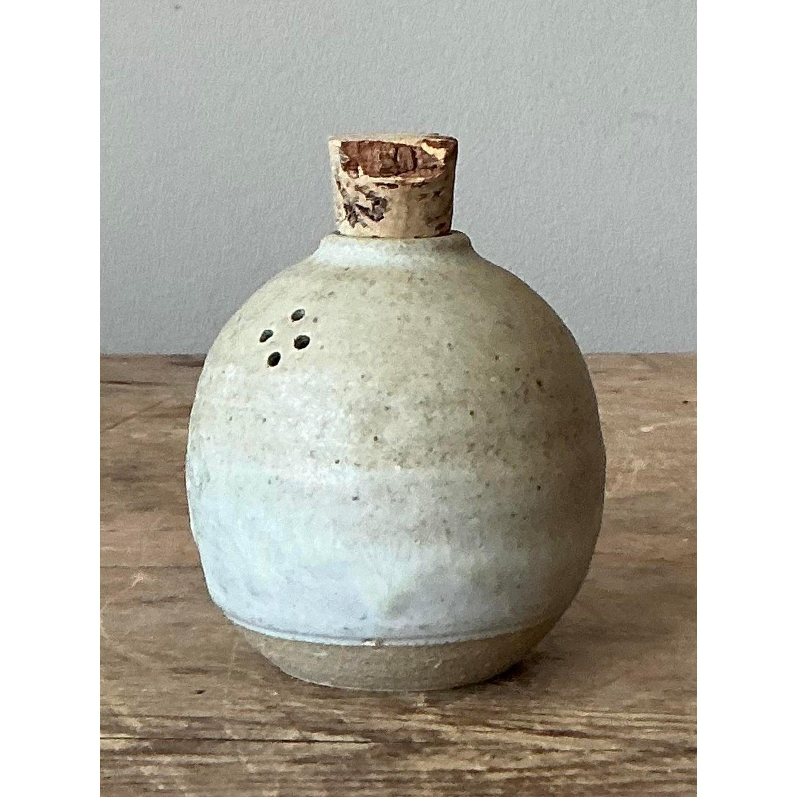 Vintage Boho Studio Pottery Shaker (amerikanisch) im Angebot