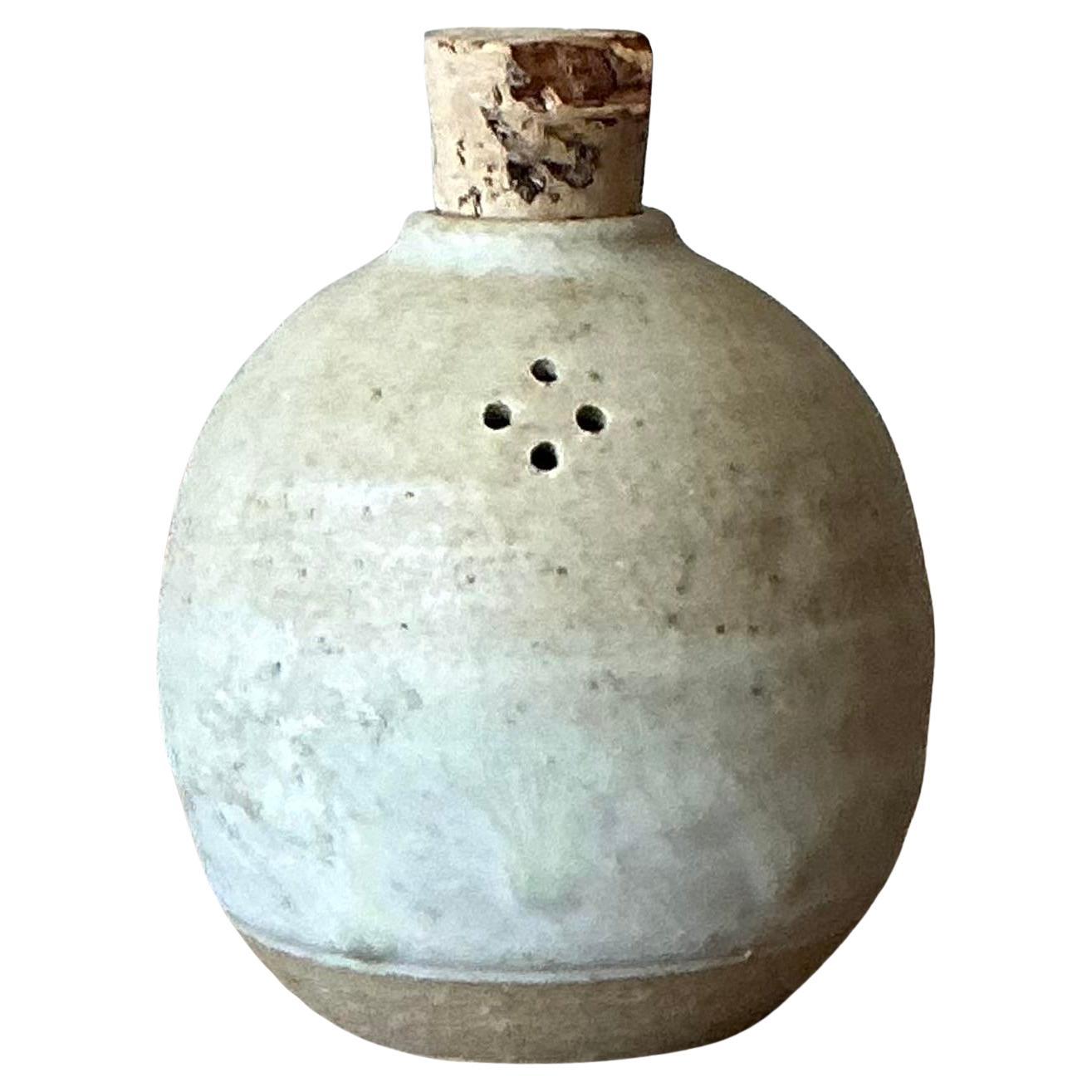 Vintage Boho Studio Pottery Shaker im Angebot
