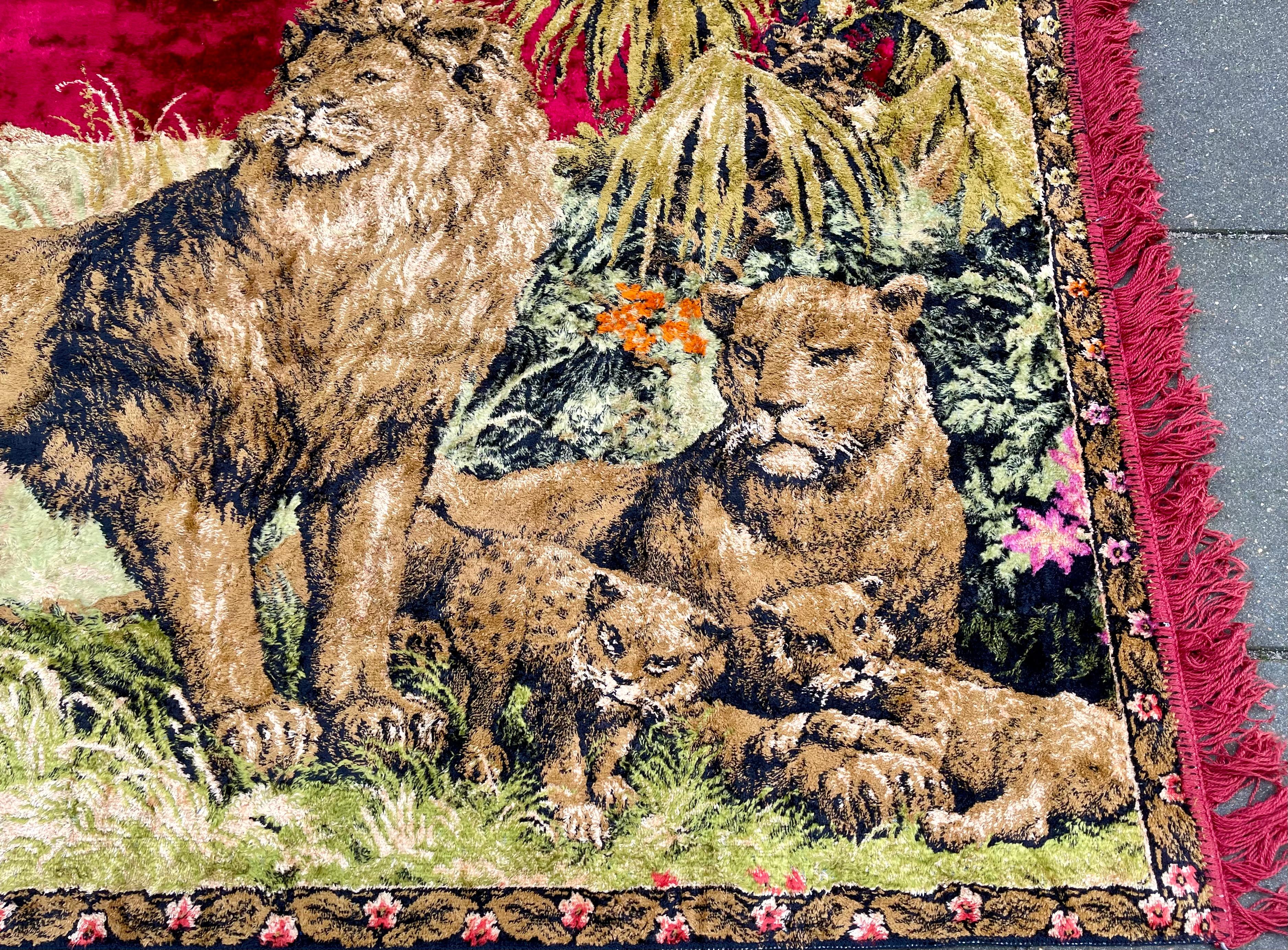 Vintage Boho-Stil gewebt Samt Wandteppich einer Löwenfamilie, 1970er Jahre (Gewebt) im Angebot