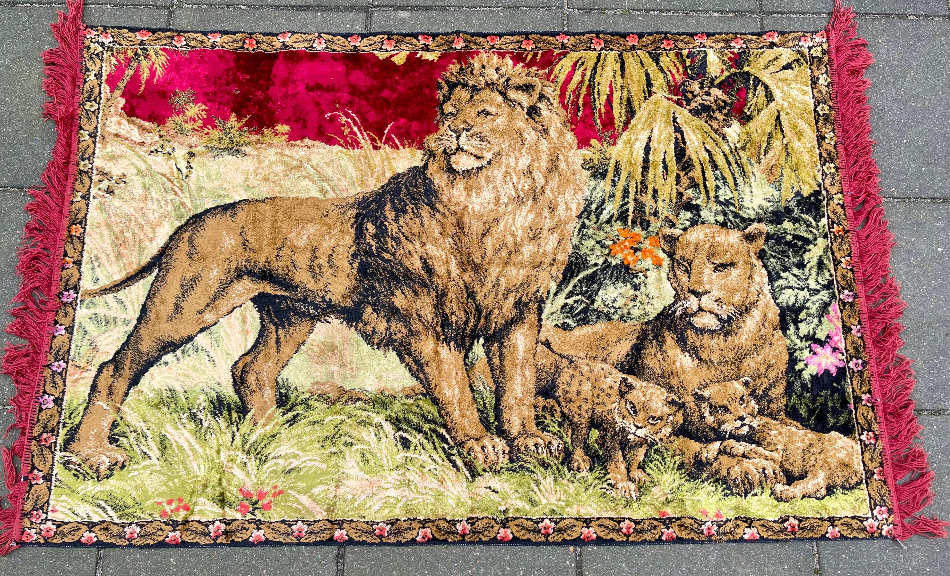 Vintage Boho-Stil gewebt Samt Wandteppich einer Löwenfamilie, 1970er Jahre im Angebot 1