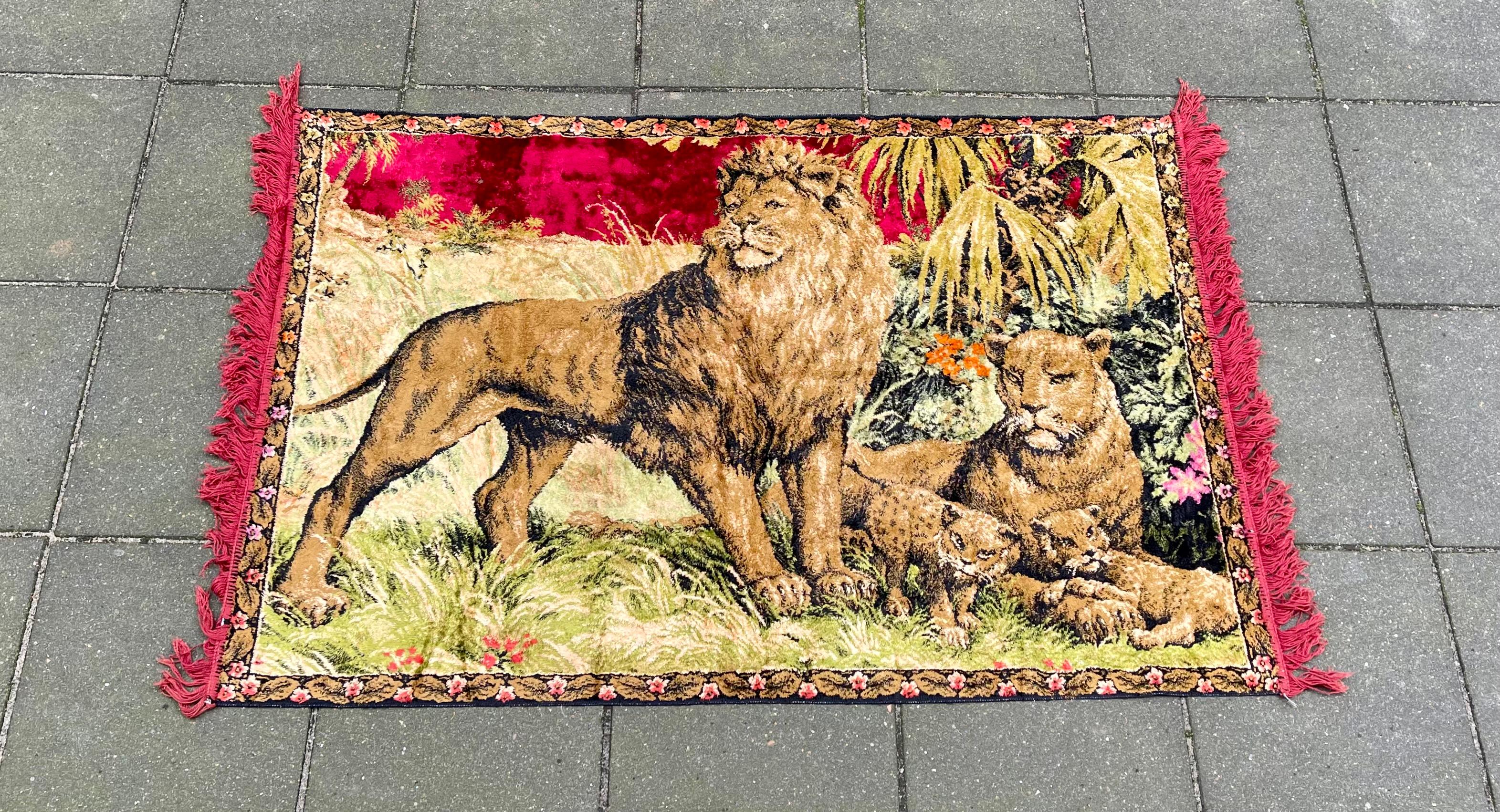 Vintage Boho-Stil gewebt Samt Wandteppich einer Löwenfamilie, 1970er Jahre im Angebot 2