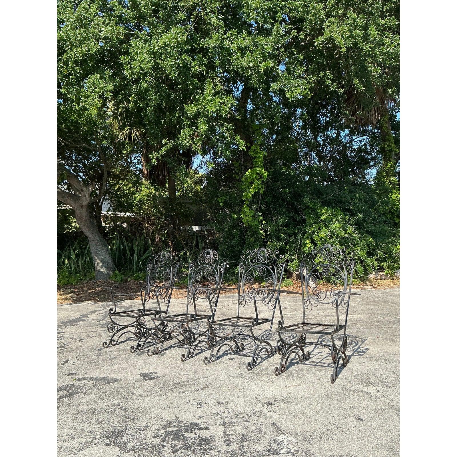 Vintage Boho Swirl schmiedeeiserne Vintage-Esszimmerstühle mit Wirbeln - 4er-Set im Zustand „Gut“ im Angebot in west palm beach, FL