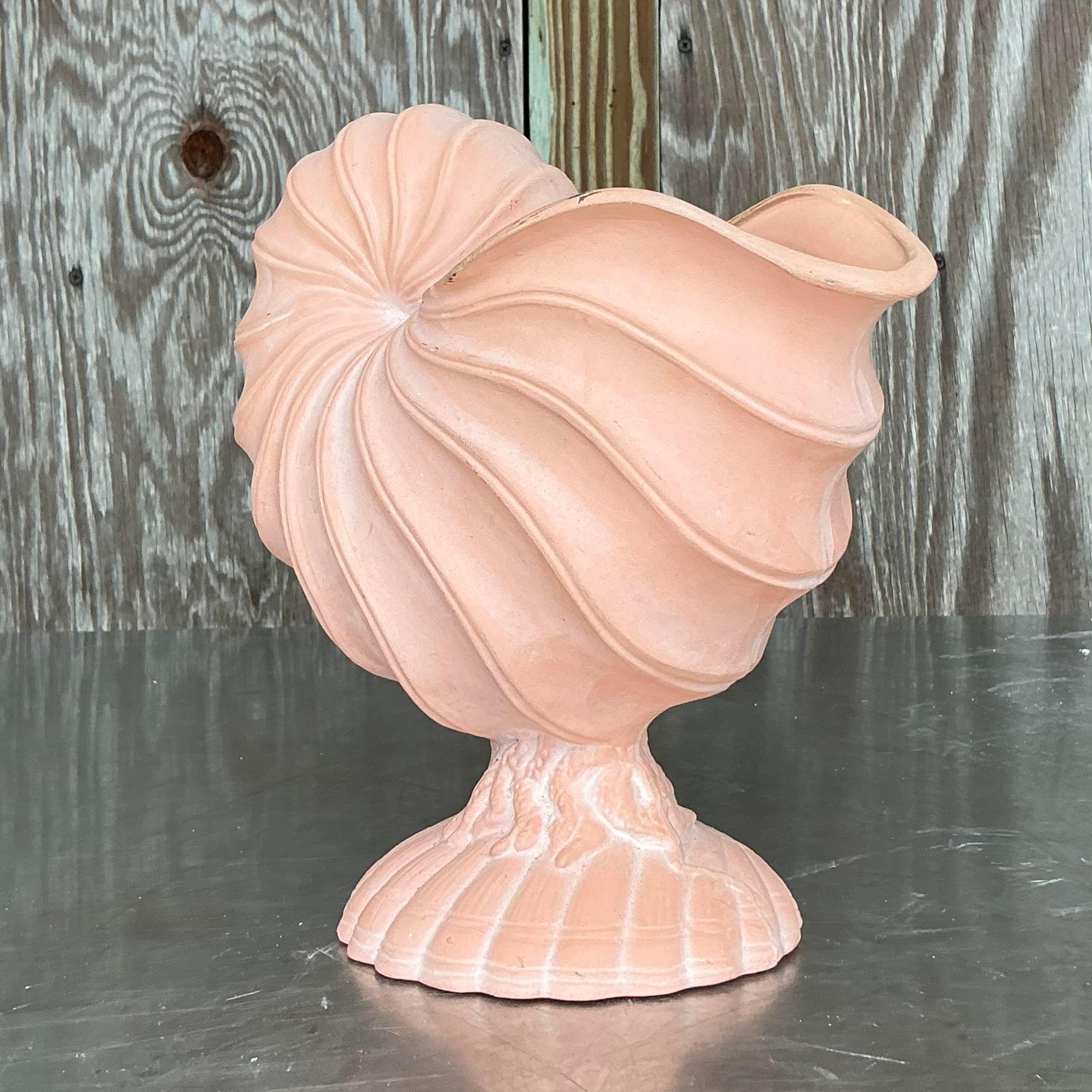 Terre cuite Vieille jardinière Boho en terre cuite Nautilus en vente