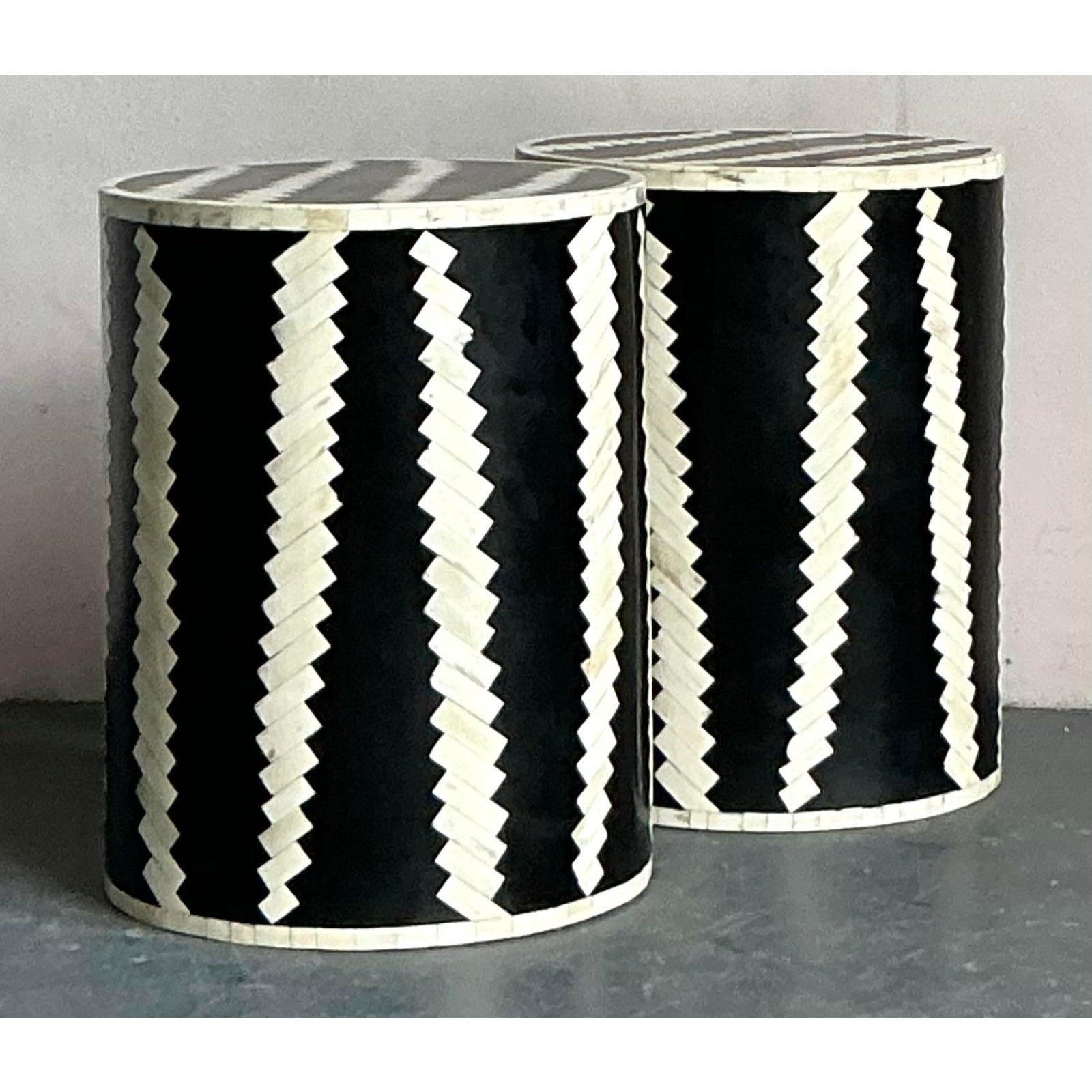 Sgabelli bassi in osso tessellato vintage Boho - Una coppia in vendita 1