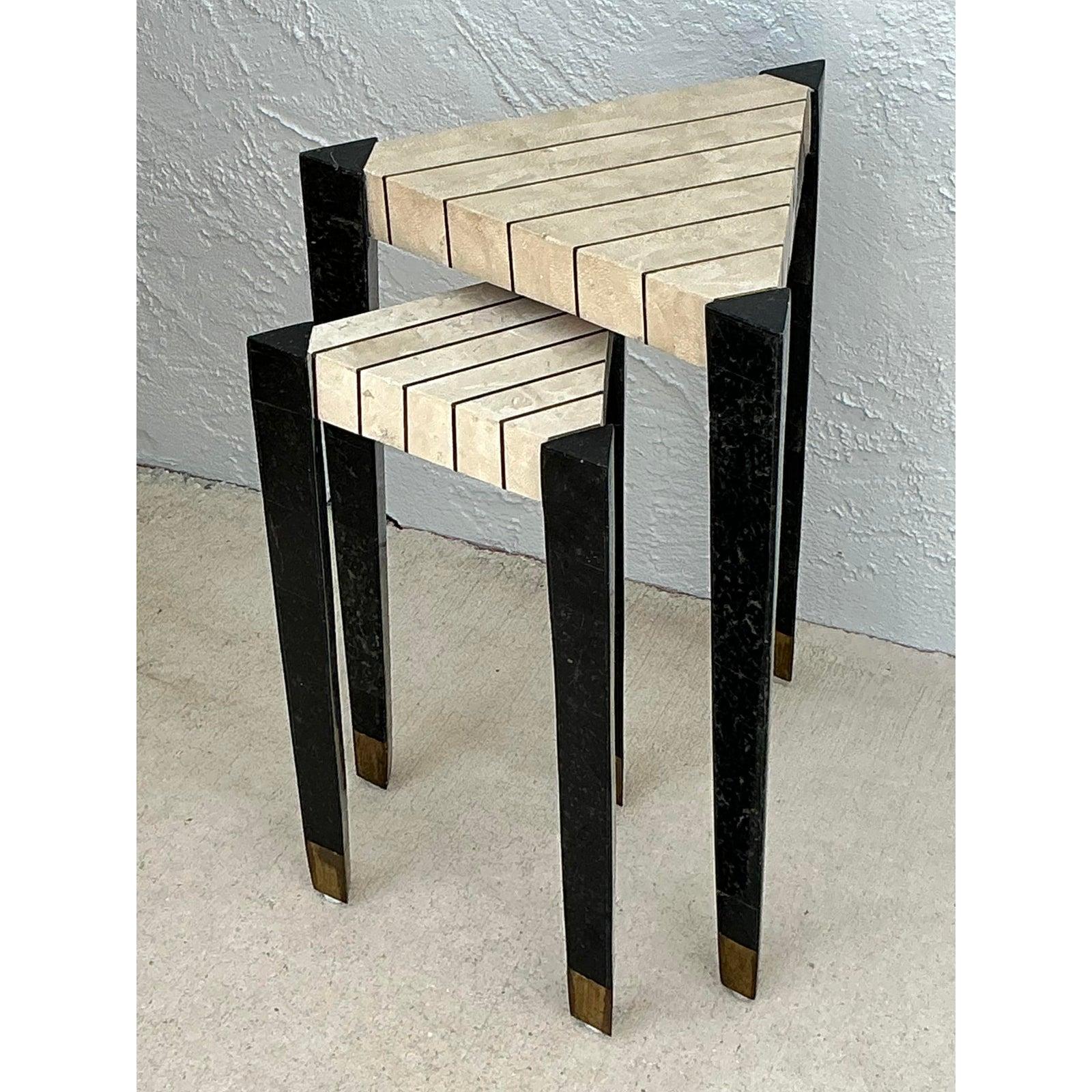 Table triangulaire empilable en pierre tessellée Vintage By - Set of 2 Bon état - En vente à West Palm Beach, FL