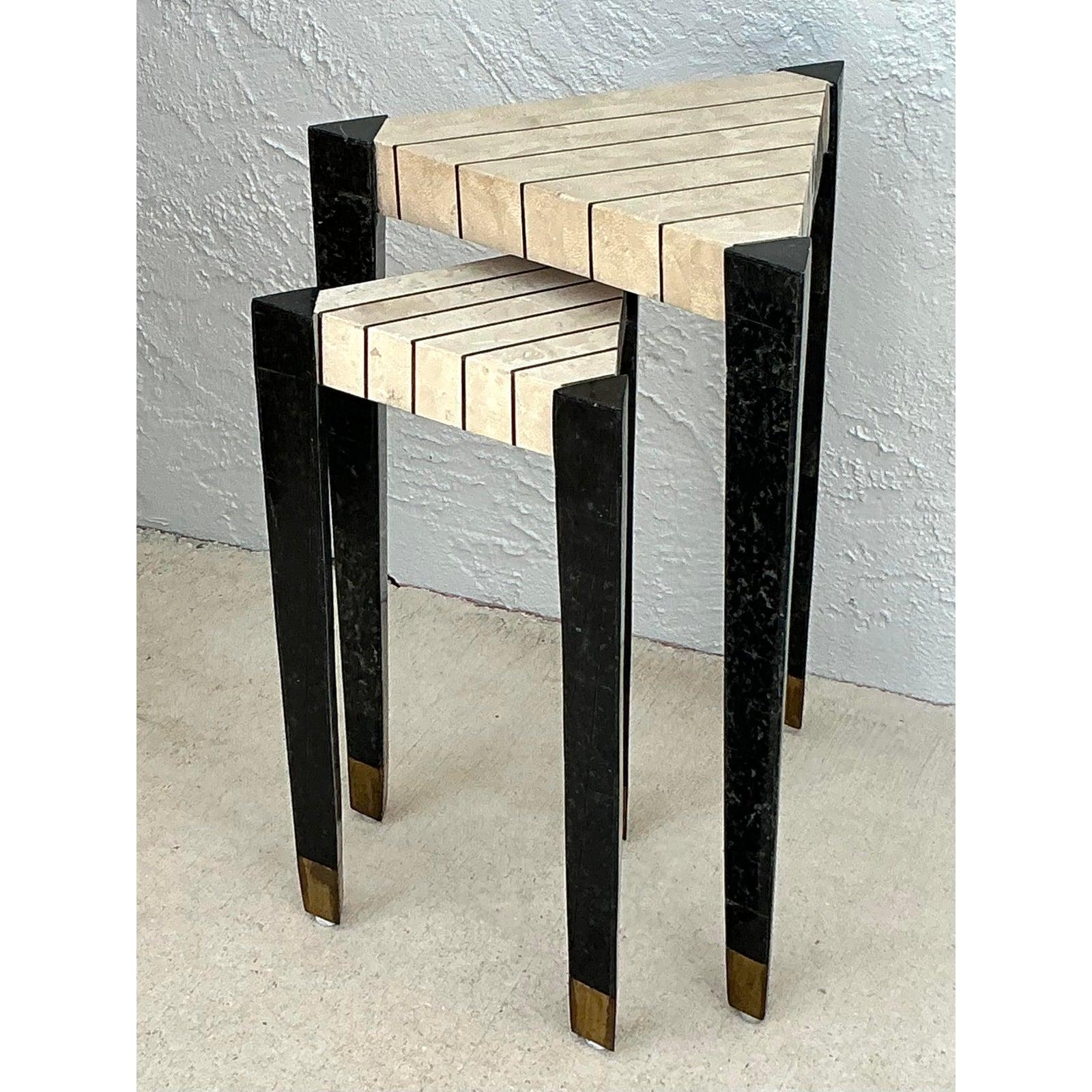 20ième siècle Table triangulaire empilable en pierre tessellée Vintage By - Set of 2 en vente