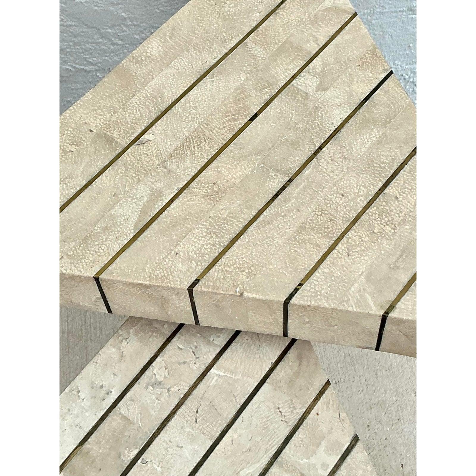 Métal Table triangulaire empilable en pierre tessellée Vintage By - Set of 2 en vente