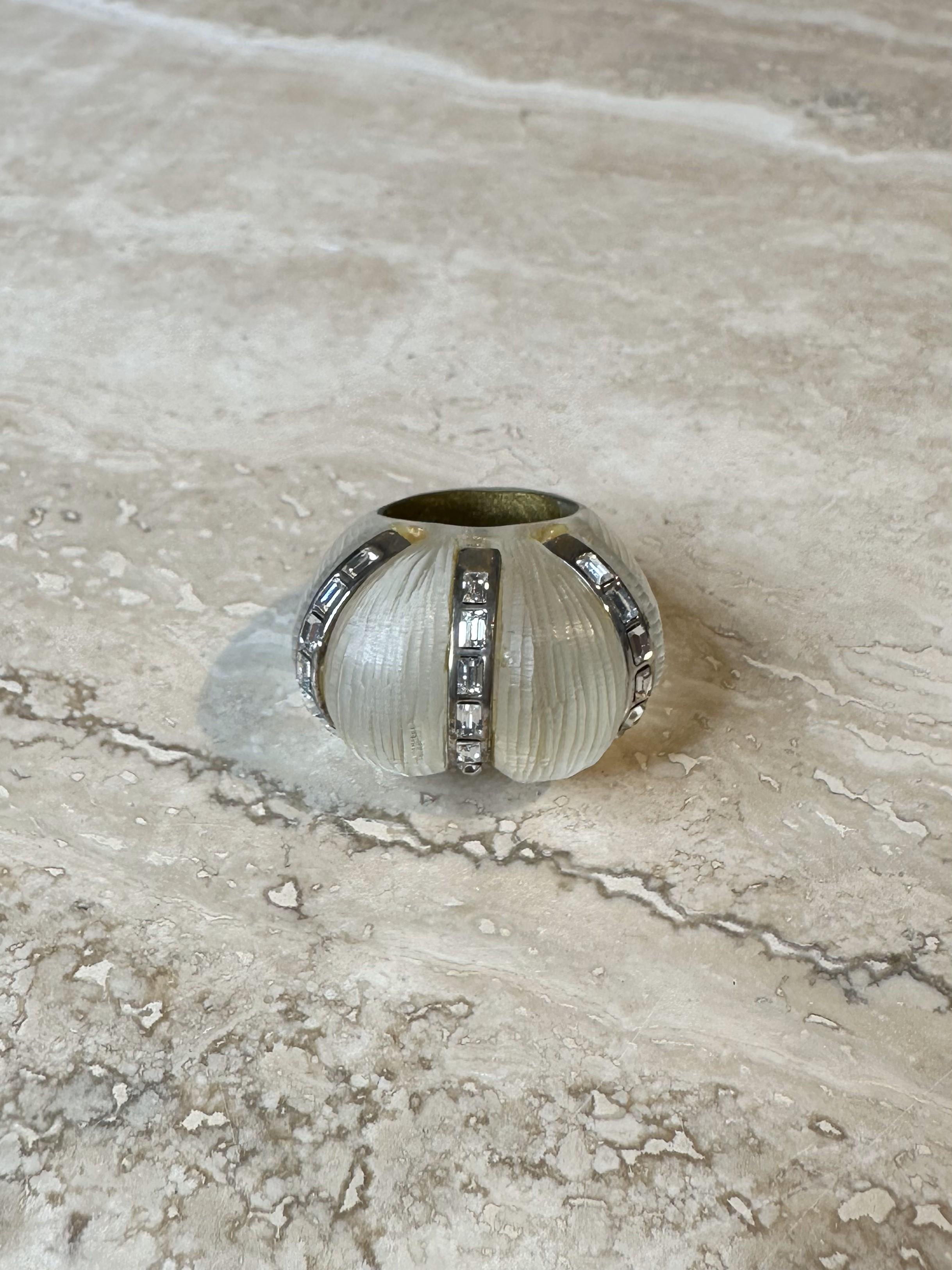 Vintage Boho Textured Lucite Ring with Rhinestones In Good Condition For Sale In Lake Worth Beach, FL