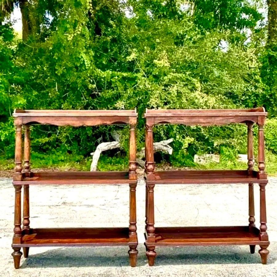 Paire d'étagères vintage Boho Theodore Alexander Castle Bromwich Bon état - En vente à West Palm Beach, FL