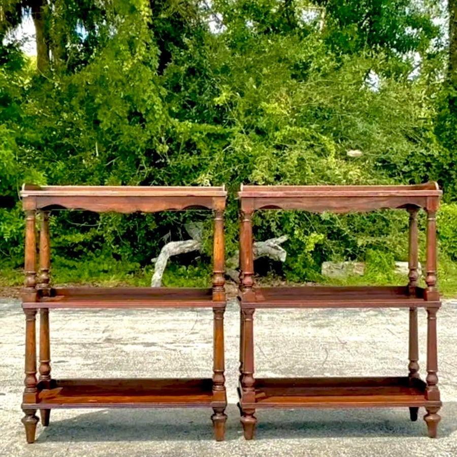 XXIe siècle et contemporain Paire d'étagères vintage Boho Theodore Alexander Castle Bromwich en vente
