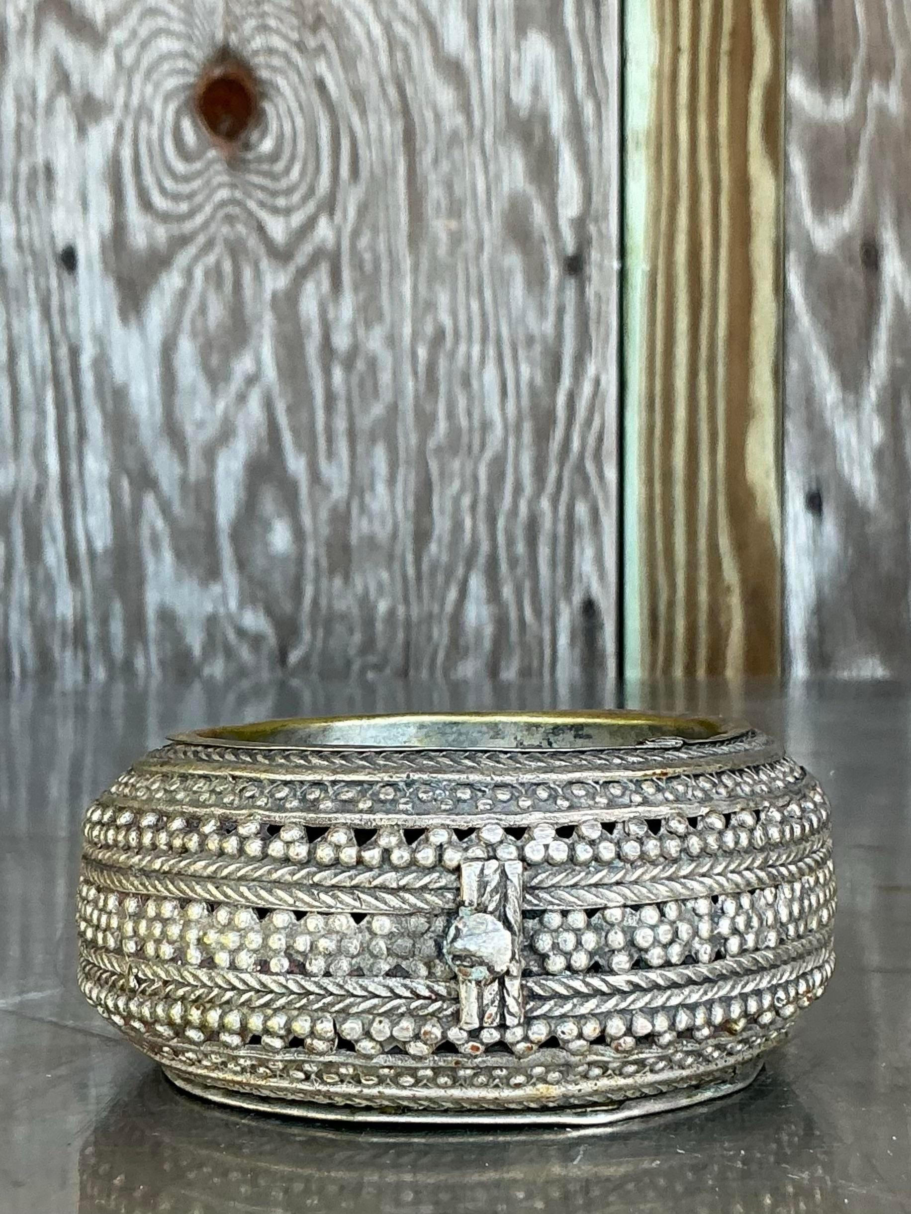 Kleine tibetische Boho-Schale (Metall) im Angebot
