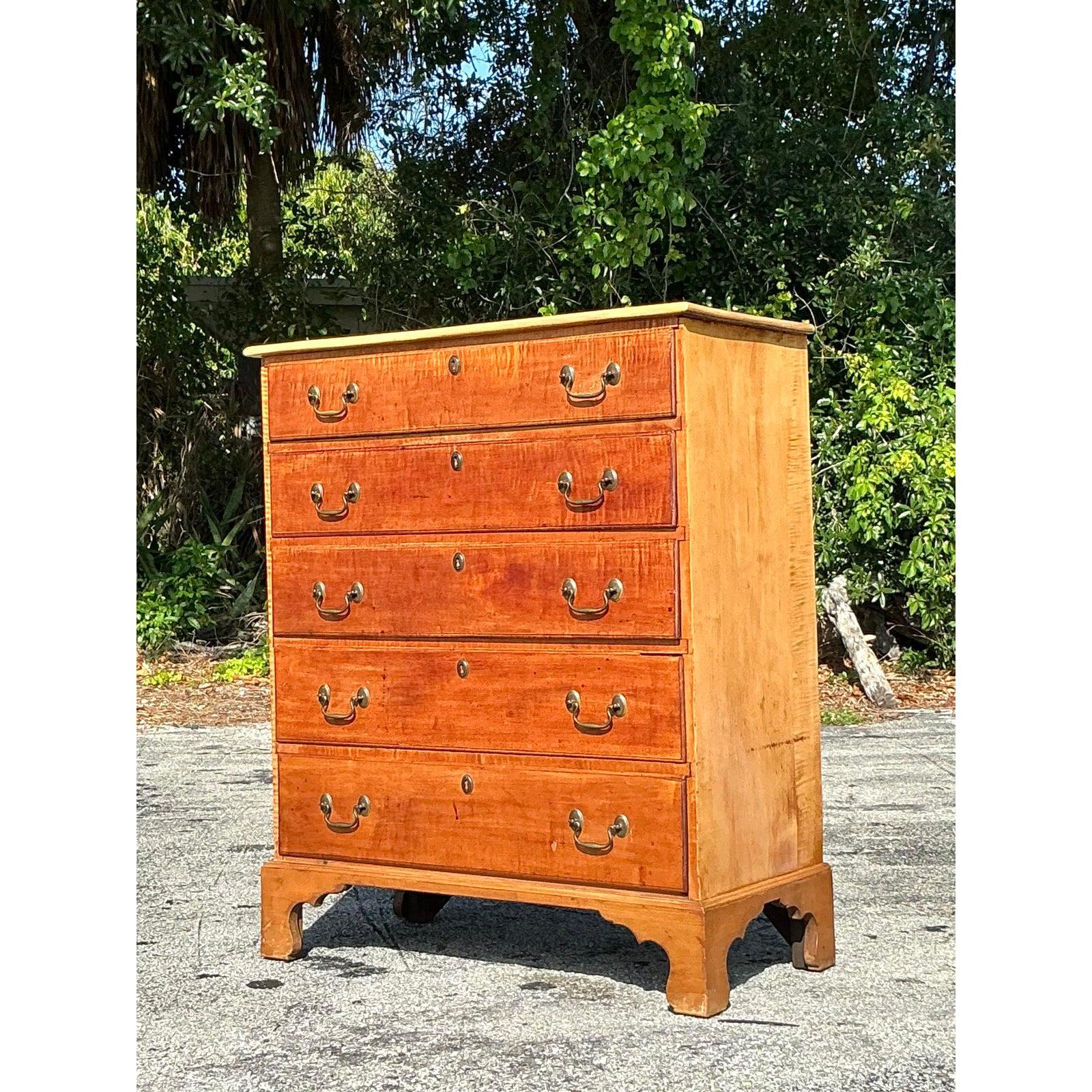 Rustico Cassettiera vintage in acero tigrato Boho in vendita