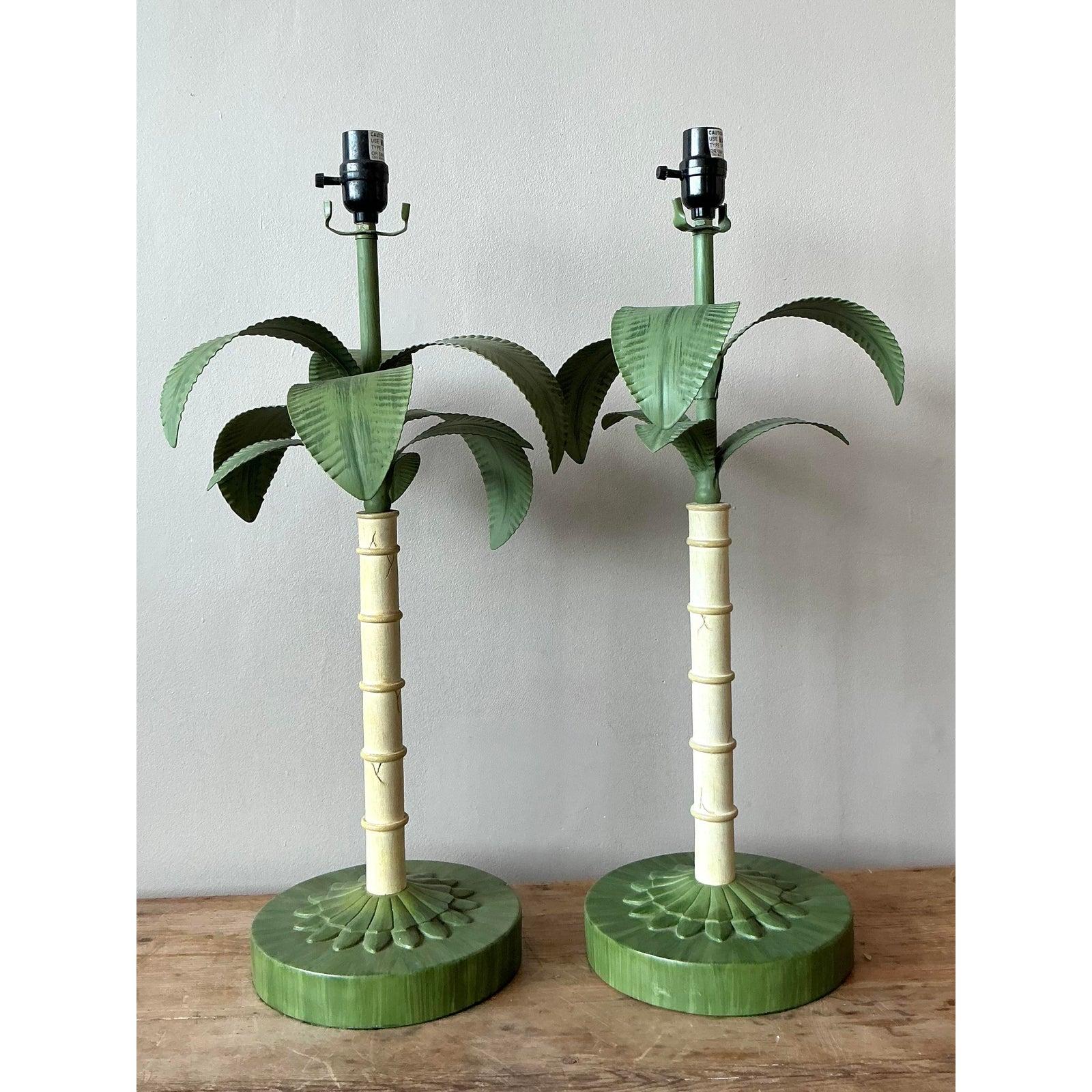 Hollywood Regency Paire de lampes Boho Tole Palm Vintage en vente