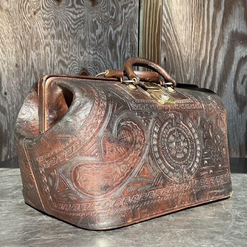 Borsa da medico in pelle lavorata Vintage By in vendita 3