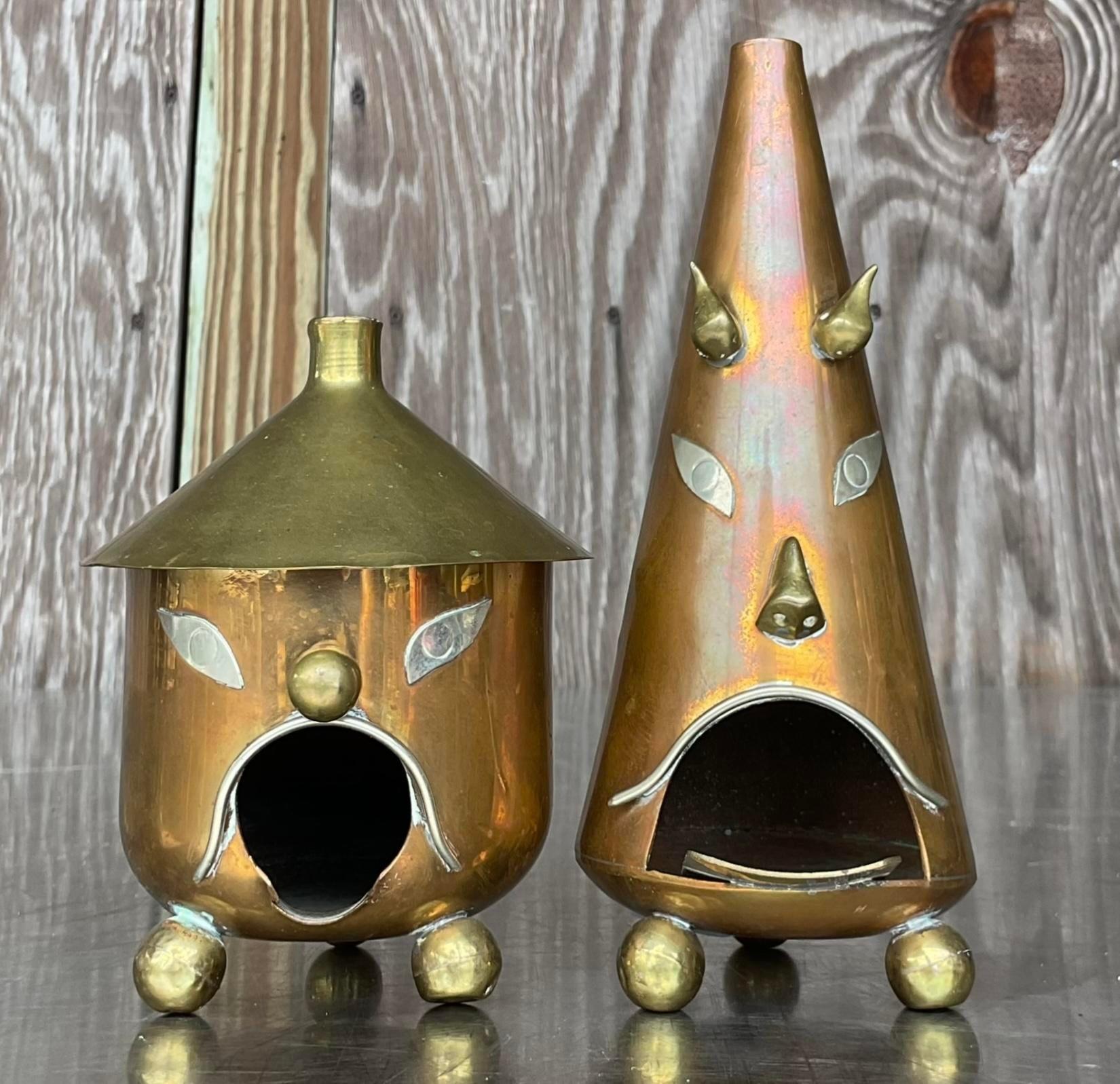 Vintage Boho Tooled Metall Aschenbecher - Satz von 2 (Moderne der Mitte des Jahrhunderts) im Angebot