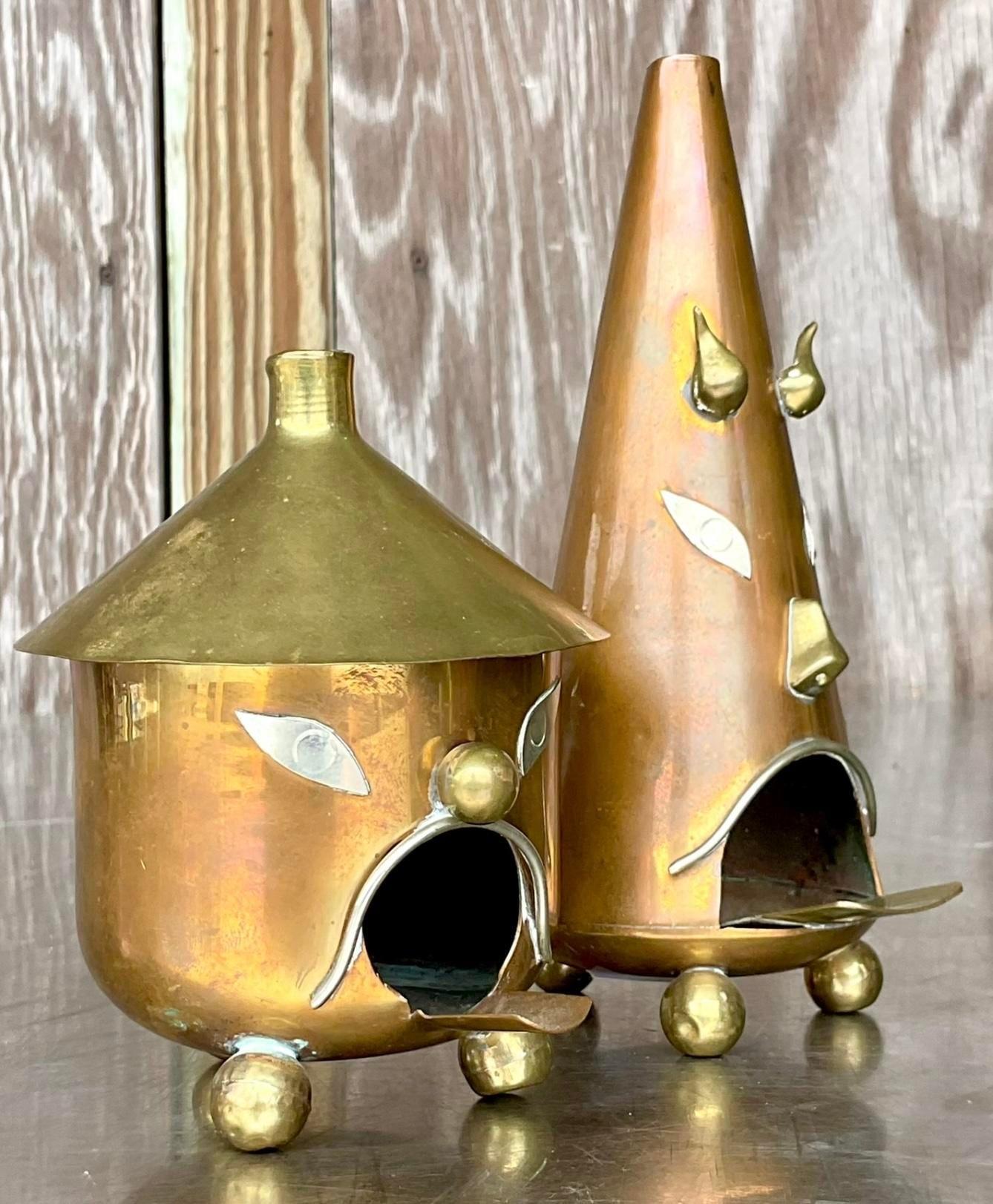 Vintage Boho Tooled Metall Aschenbecher - Satz von 2 im Zustand „Gut“ im Angebot in west palm beach, FL