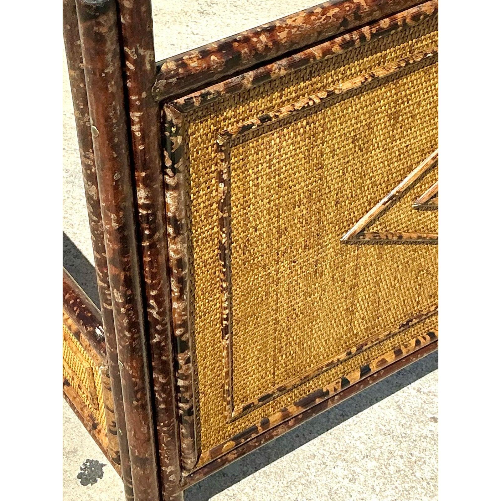 Vintage Boho Schildkröte Rattan Queen Bett (Philippinisch) im Angebot