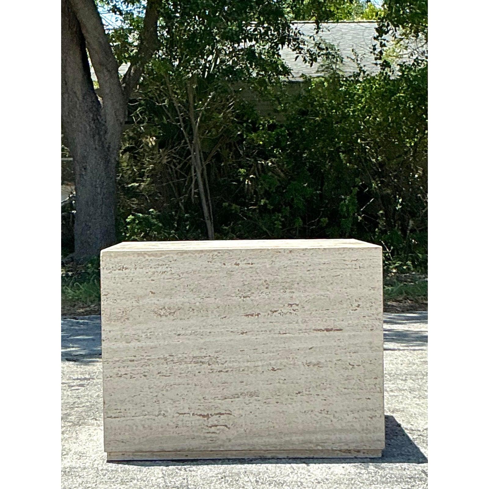 Postmoderno Tavolino a cubo in travertino Vintage By in vendita